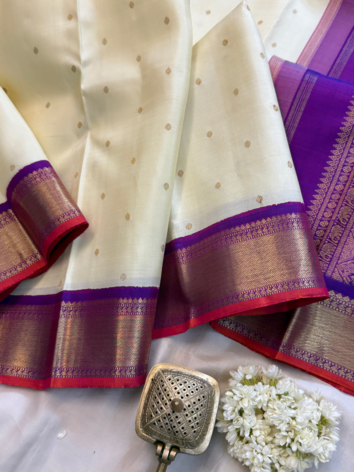 Off white and Majenta Korvai / kanjipuram silk saree clsa 6079