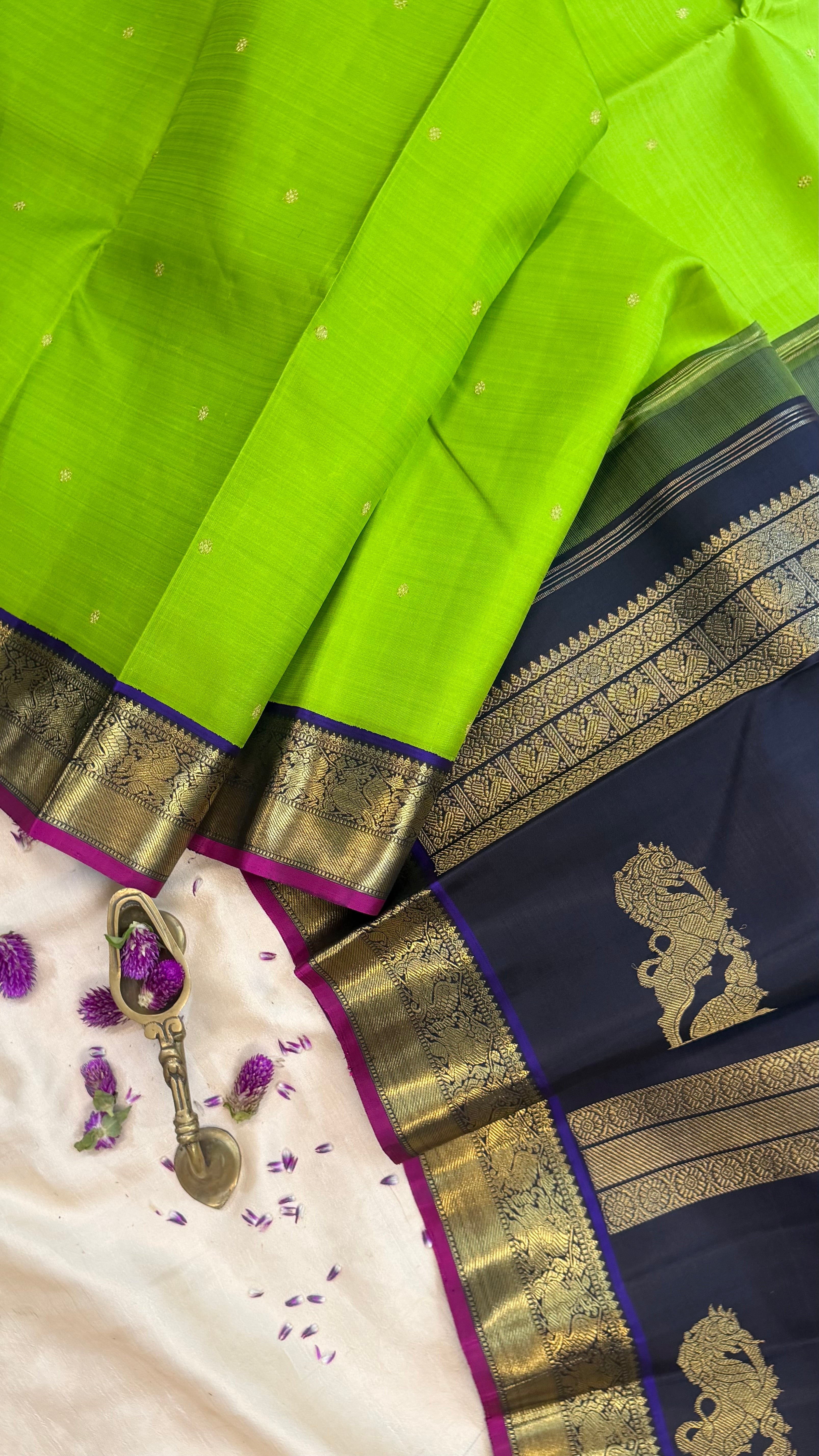 Parrot green Korvai  / Kanjipuram silk