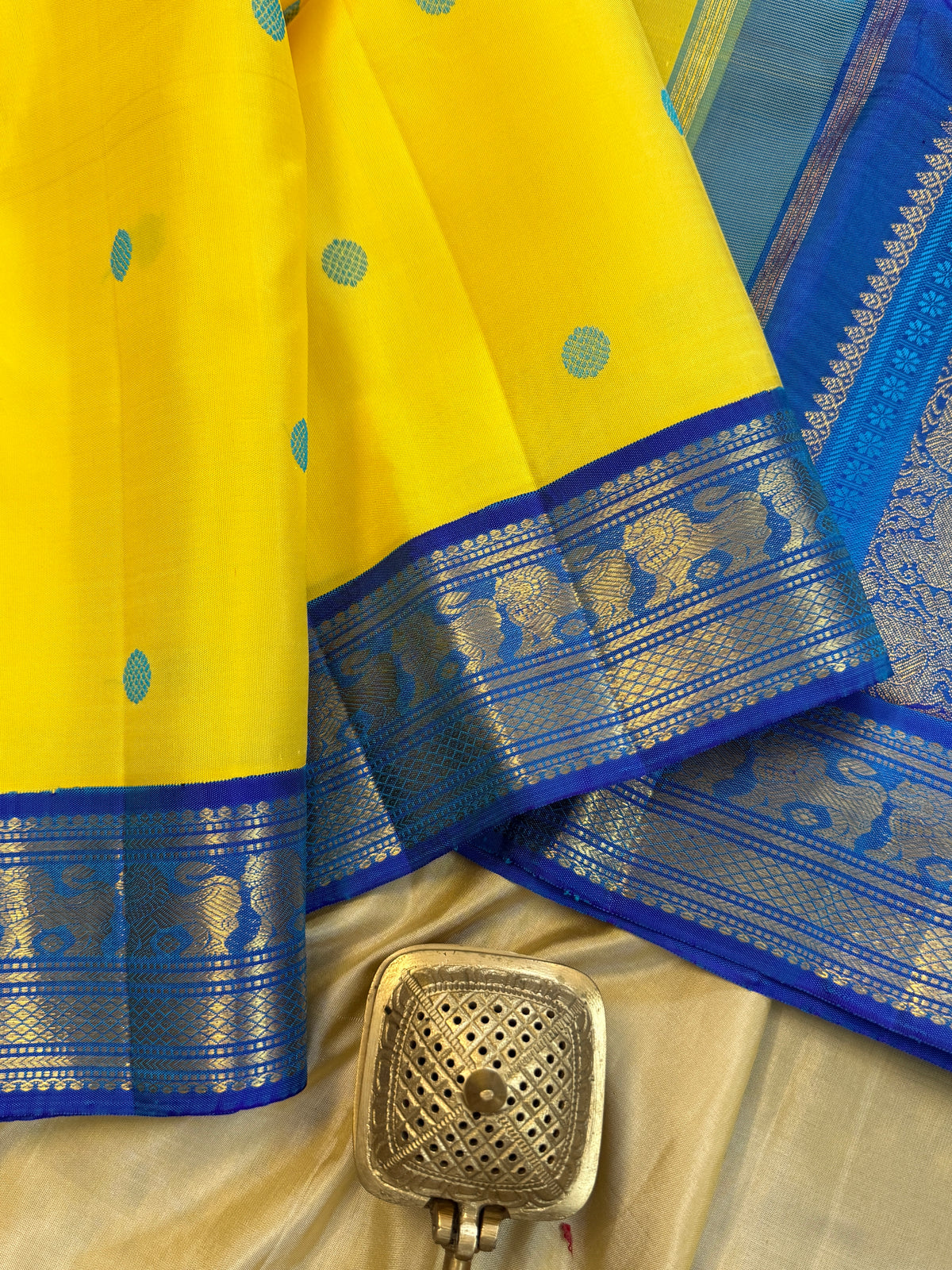 Lime yellow  Kai Korvai / pure Kanjipuram silk