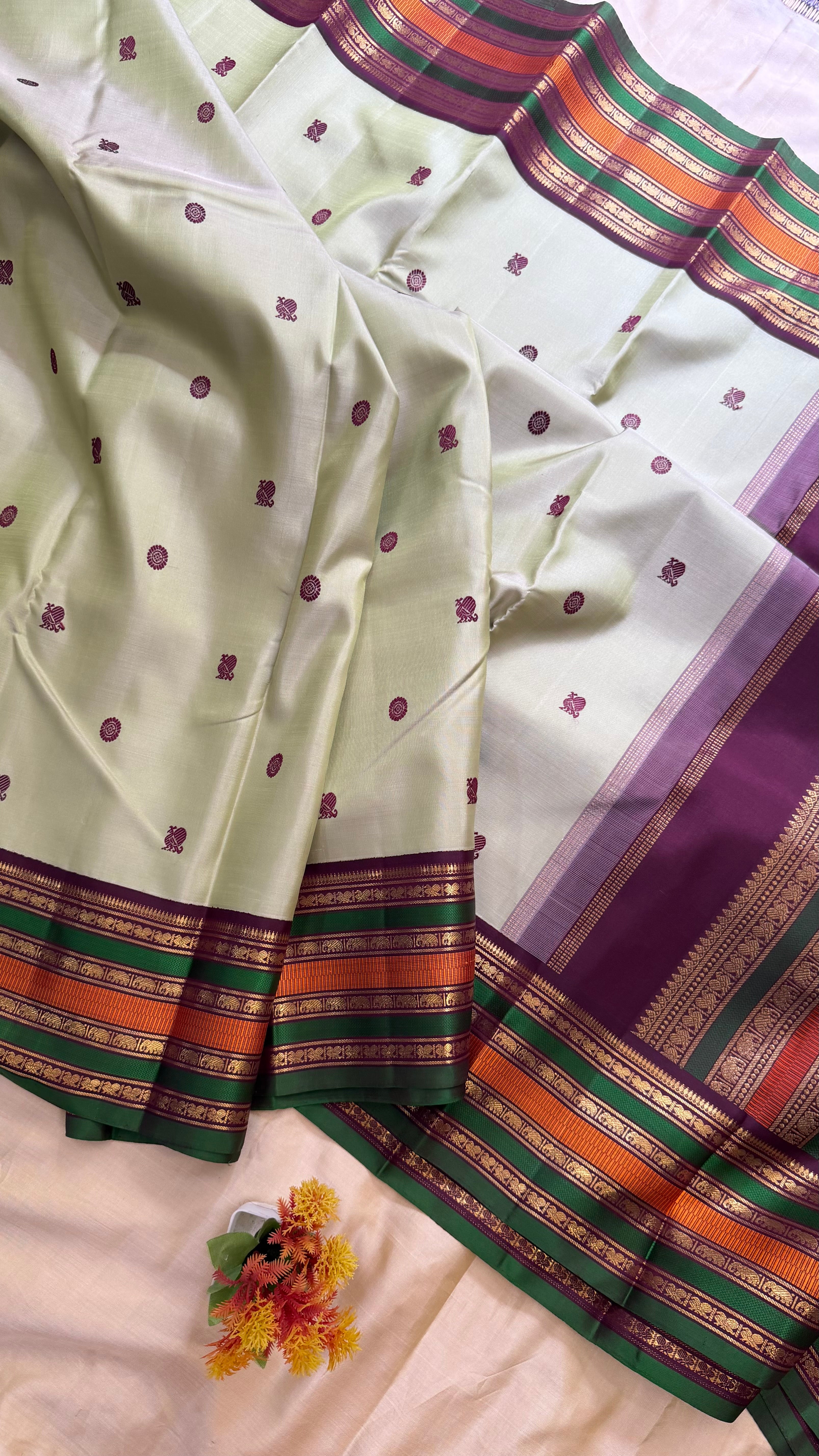 Coffee green Varisapet Korvai / Kanjipuram silk
