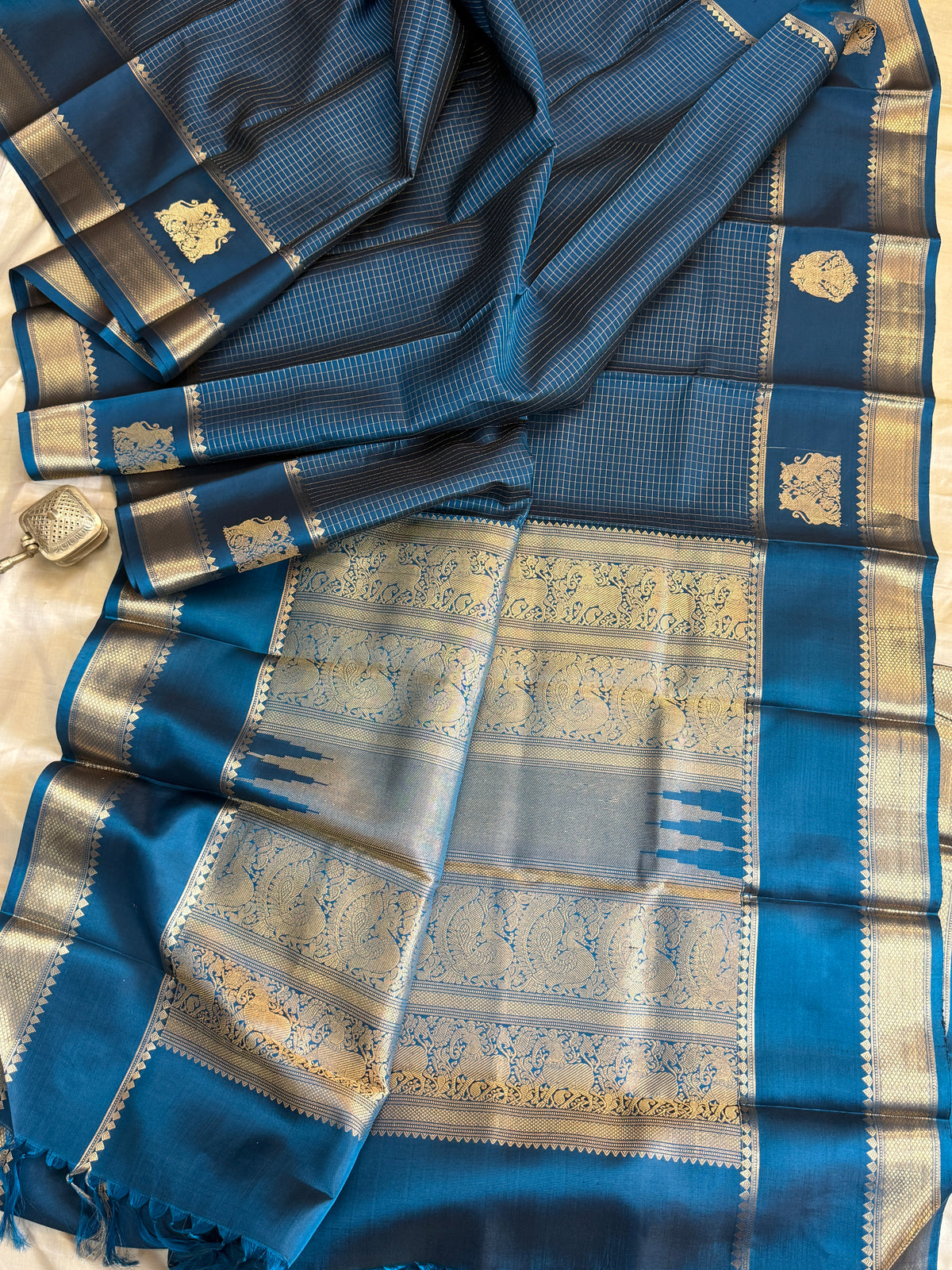 Special edition- mayilkazhuthu colour with Zari kattam silk saree/clsa 12561