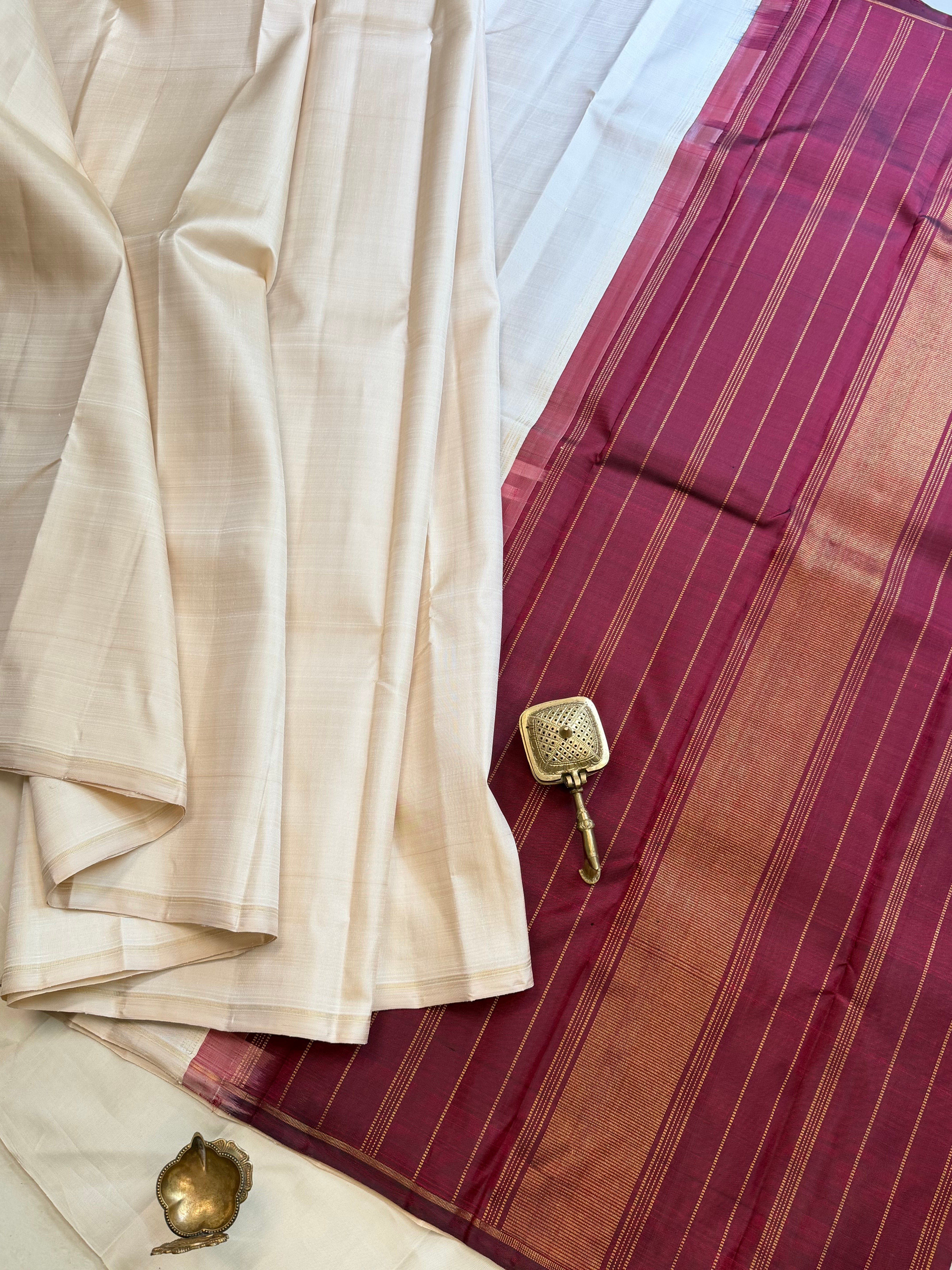 Malligai : off white pure  Zari Kanjipuram silk