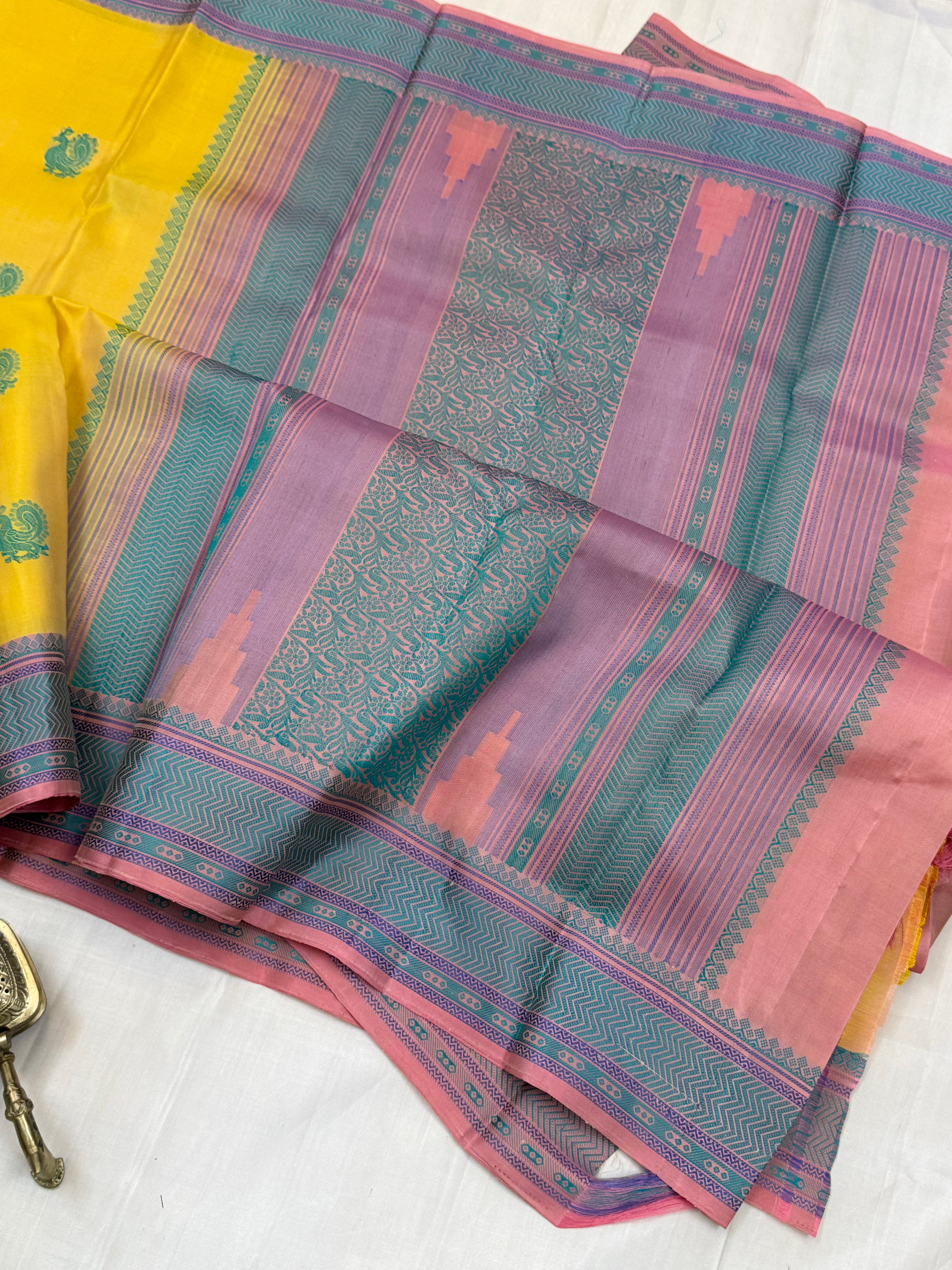 Yellow thread butta /  Varnangal Thread work  / CLSA11279