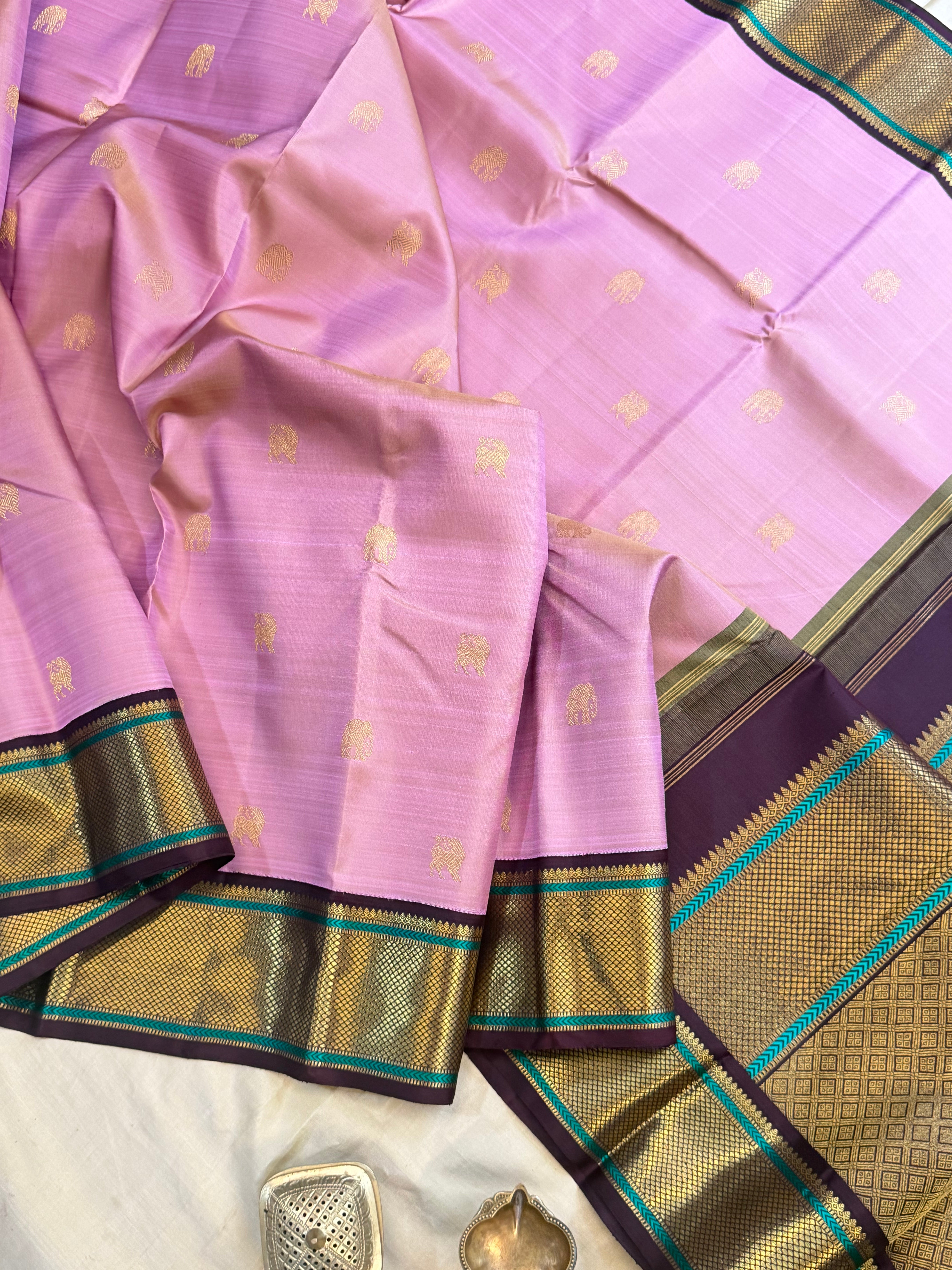Unusual double tone color Korvai pure Zari Kanjipuram silk