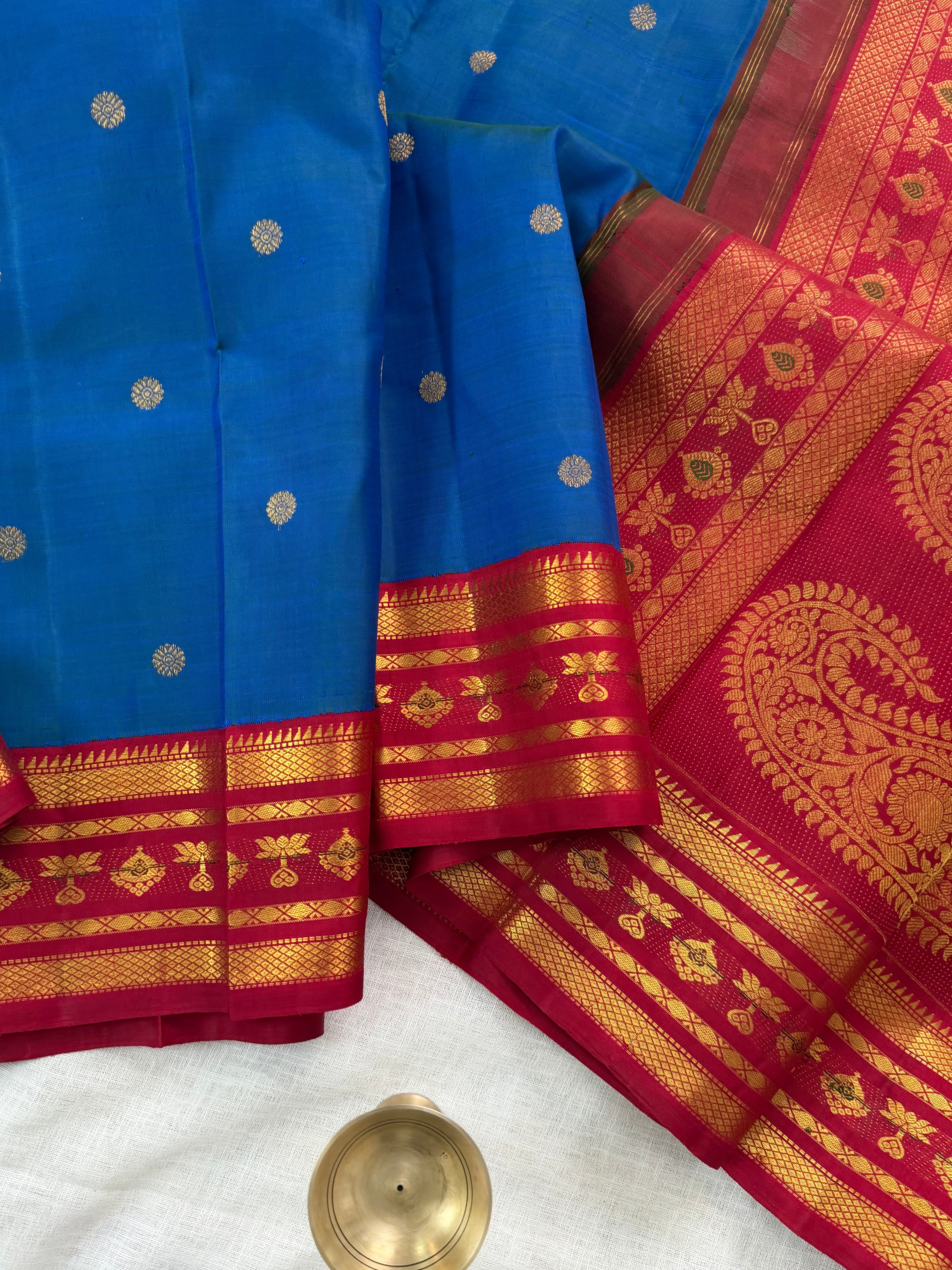 Mayilkazhuthu  korvai   / Arani silk