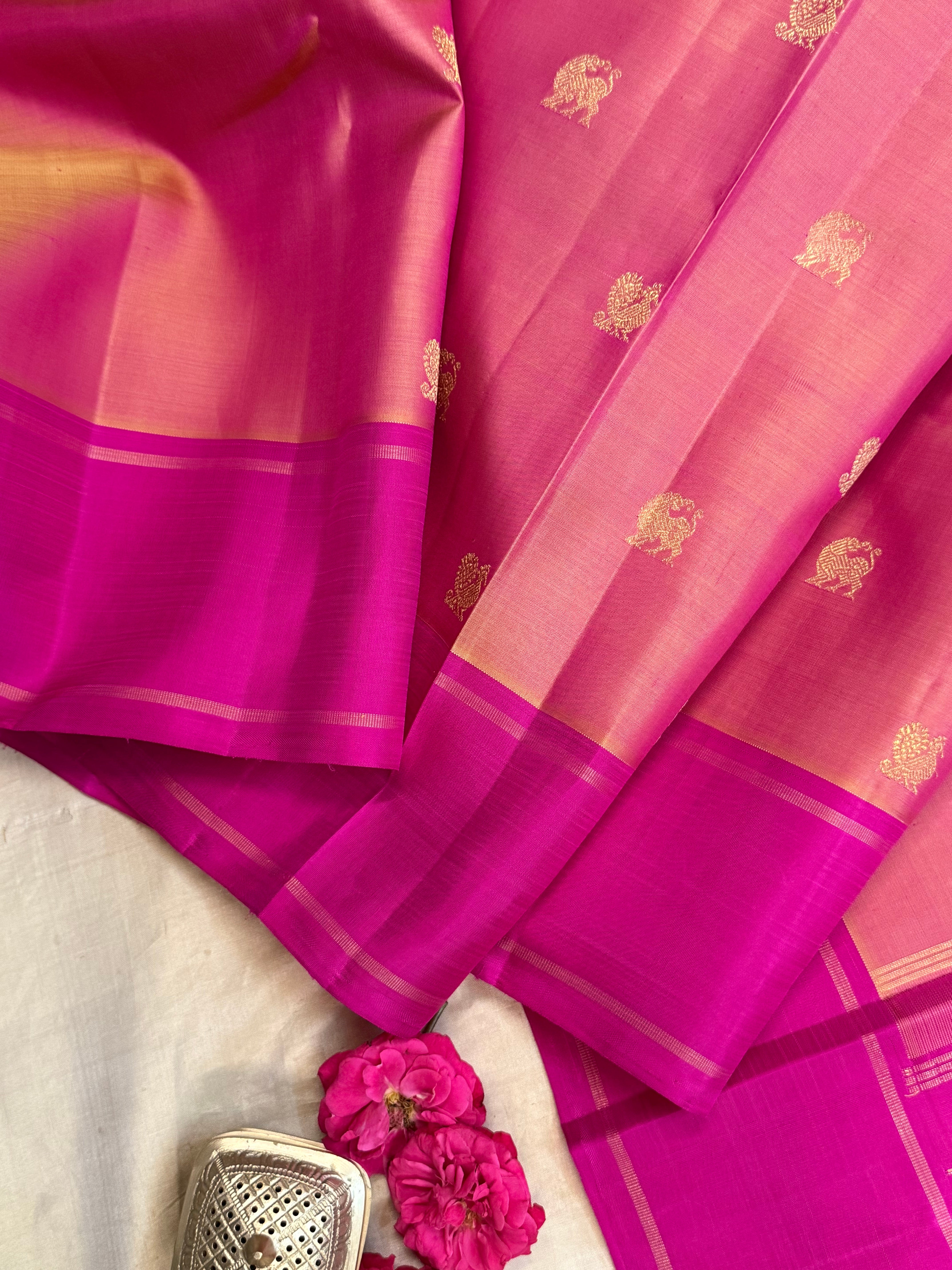 Red shot pink yazhli butta unique pallu / Kanjipuram silk CLSA8224