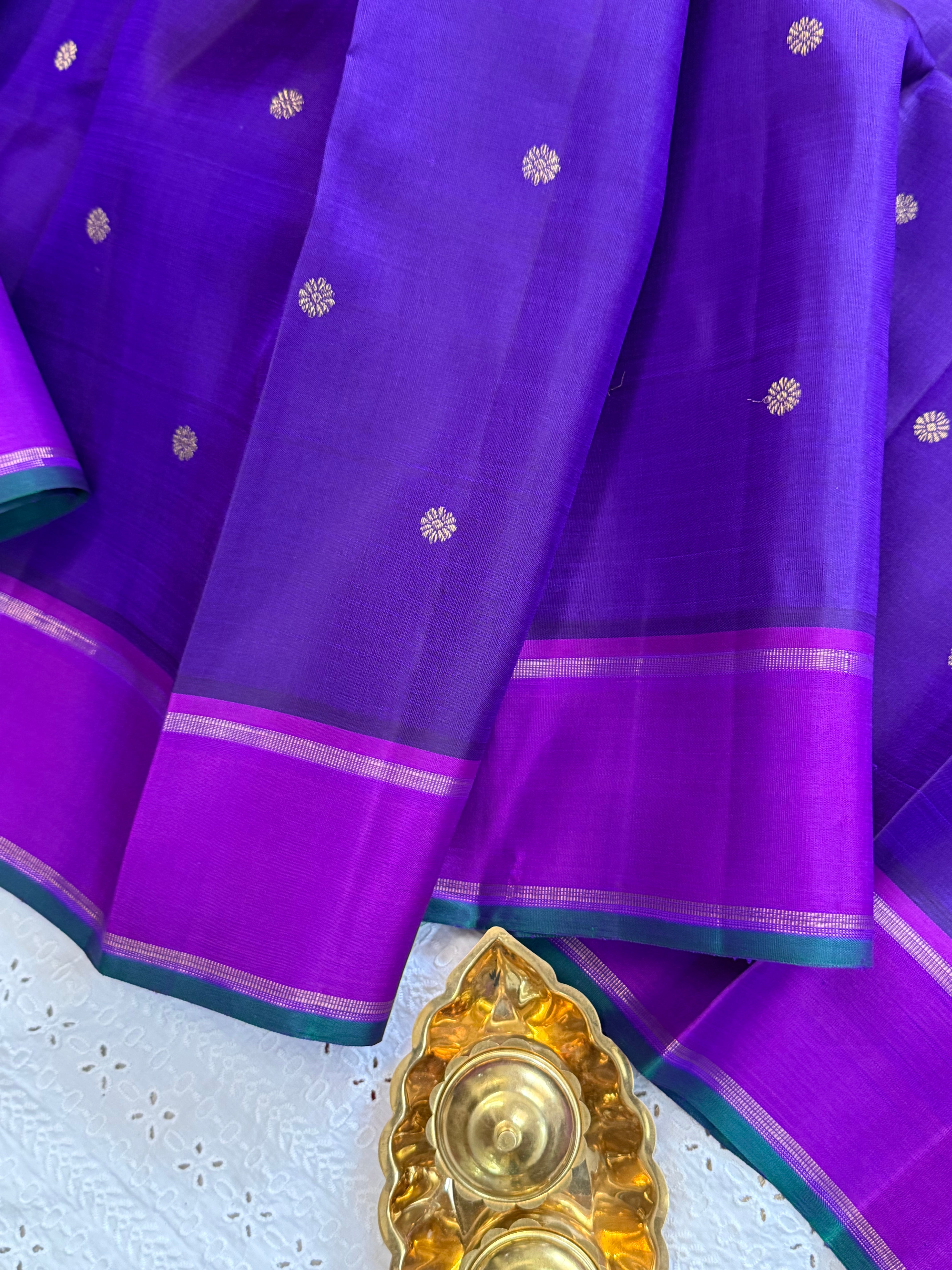 Deep purple round butta / Kanjipuram silk