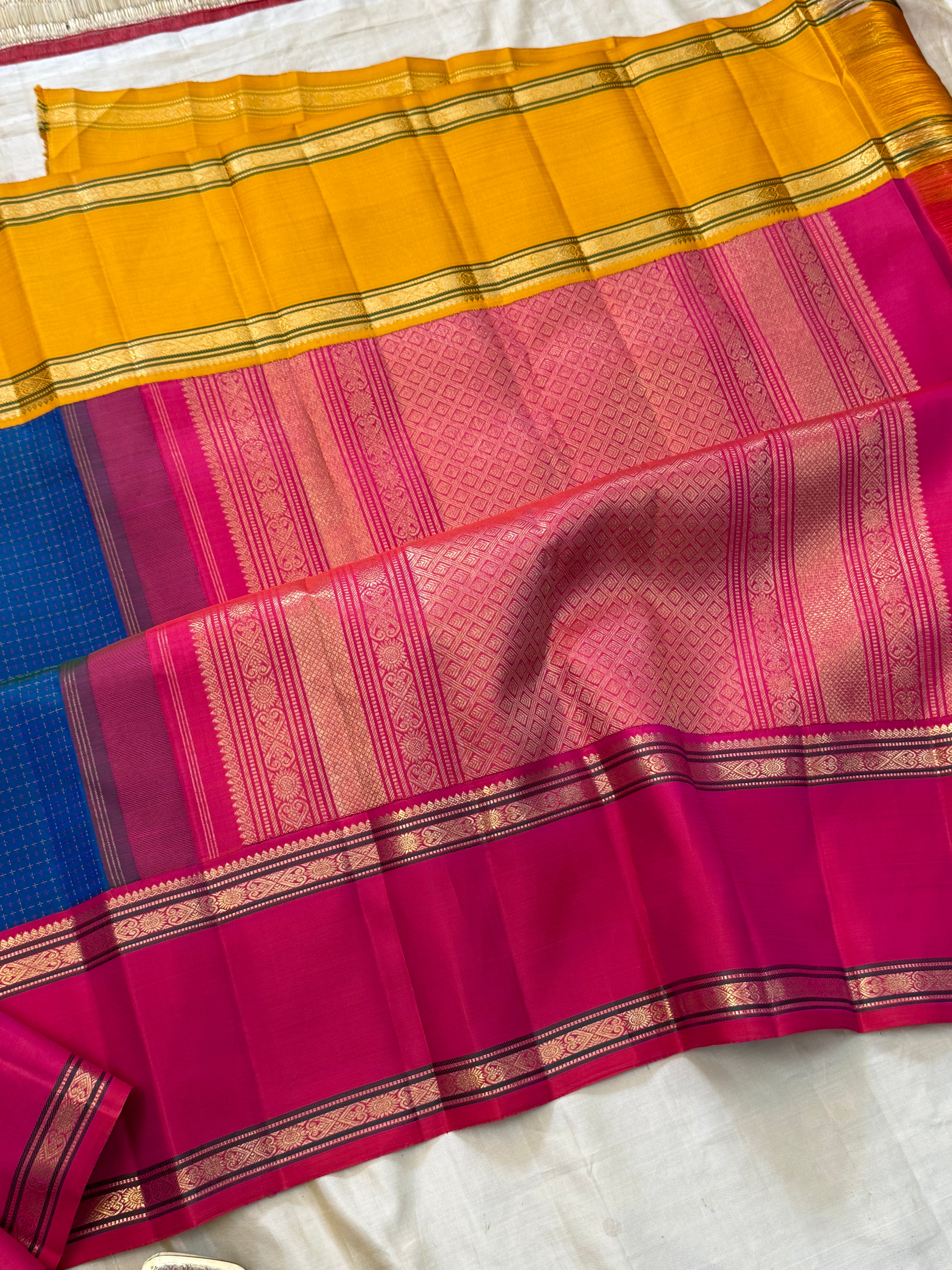 Vintage Mayilkazhuthu body  plus Butta with Ganga Jamuna border CLSA10531