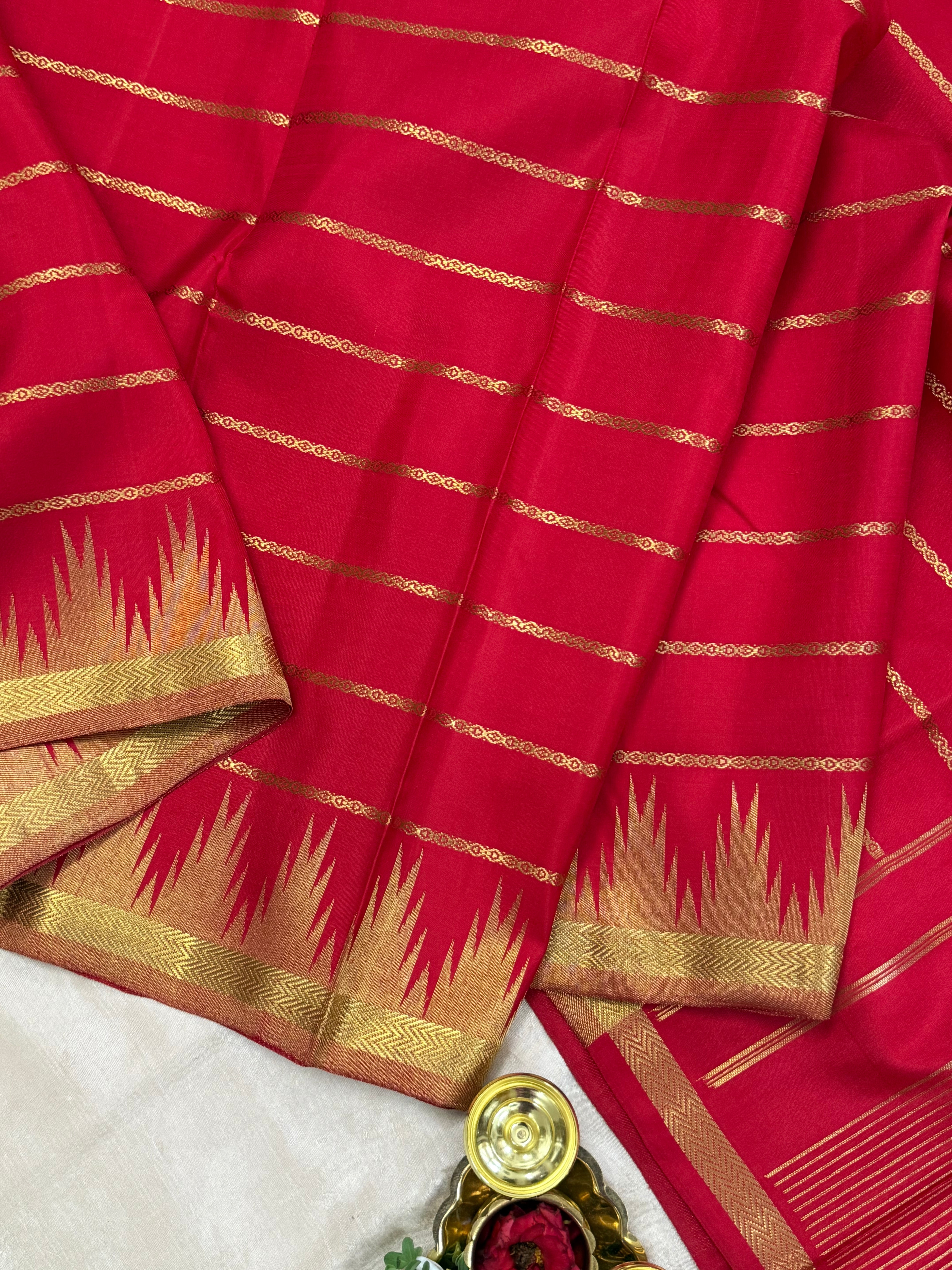 Red vintage veldhari and 8 kol / Kanjipuram silk