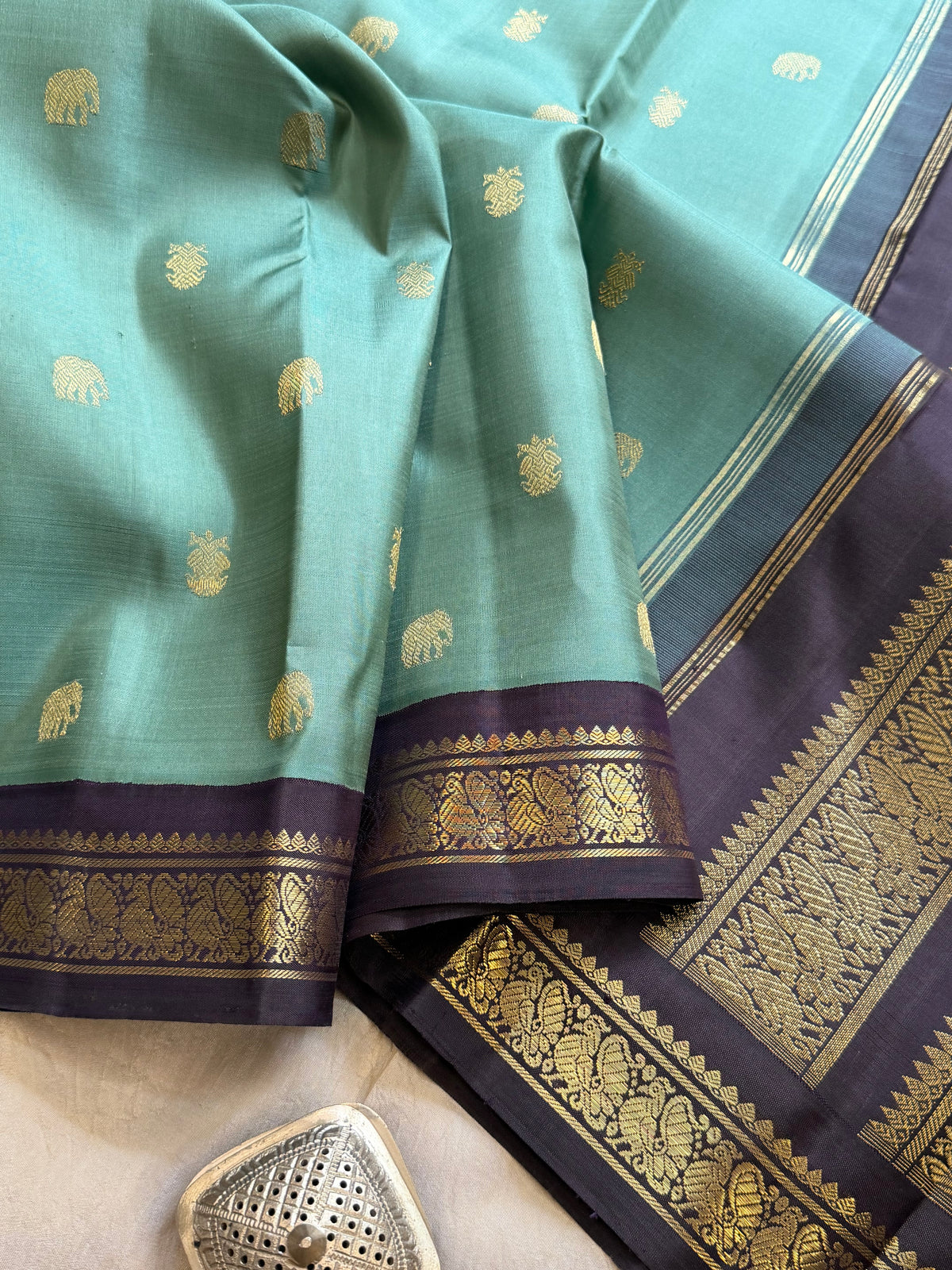 Coffee bean green small border Korvai Kanjipuram silk