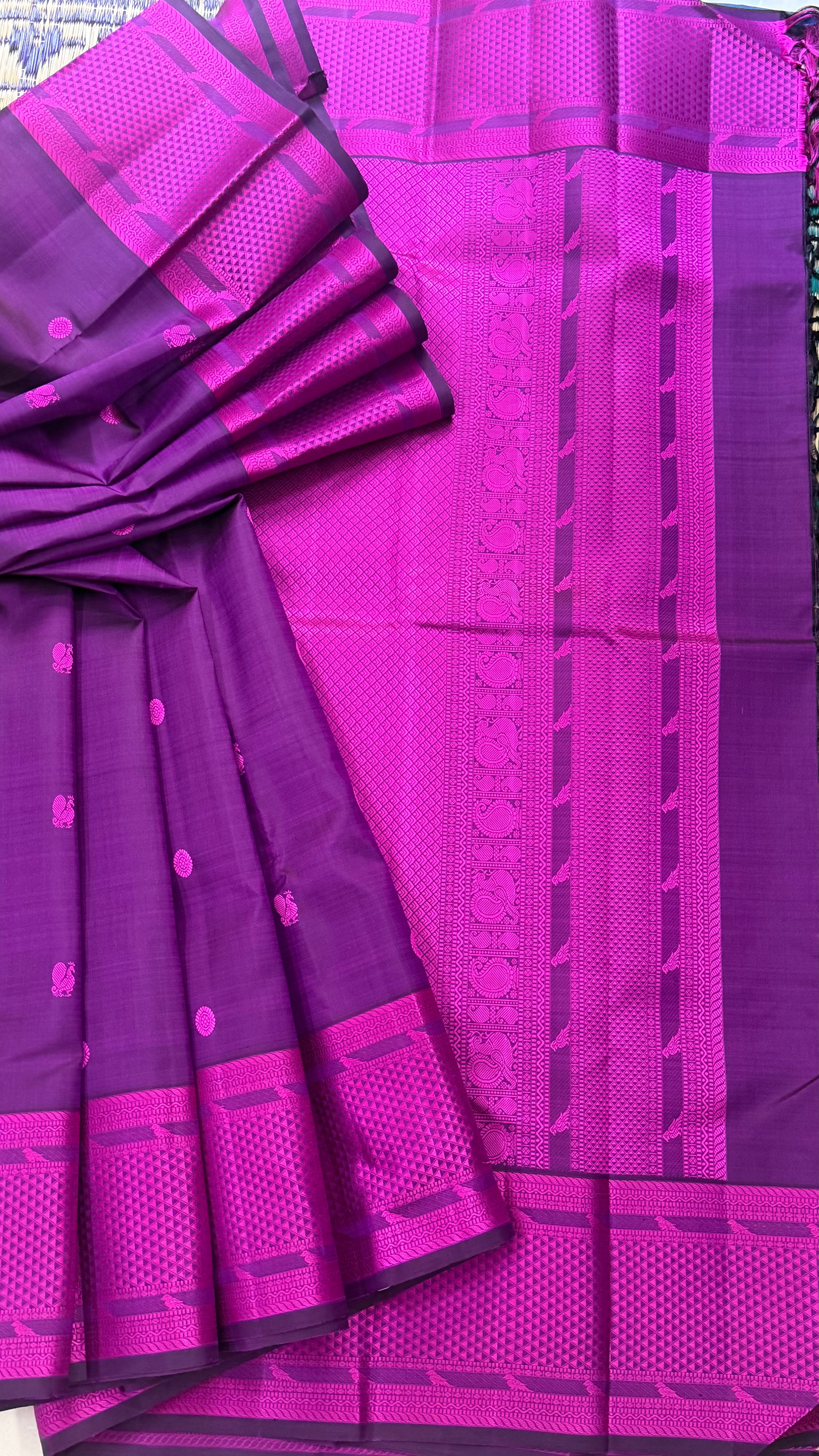 KILIYE : Majenta thread work   Kanjipuram silk