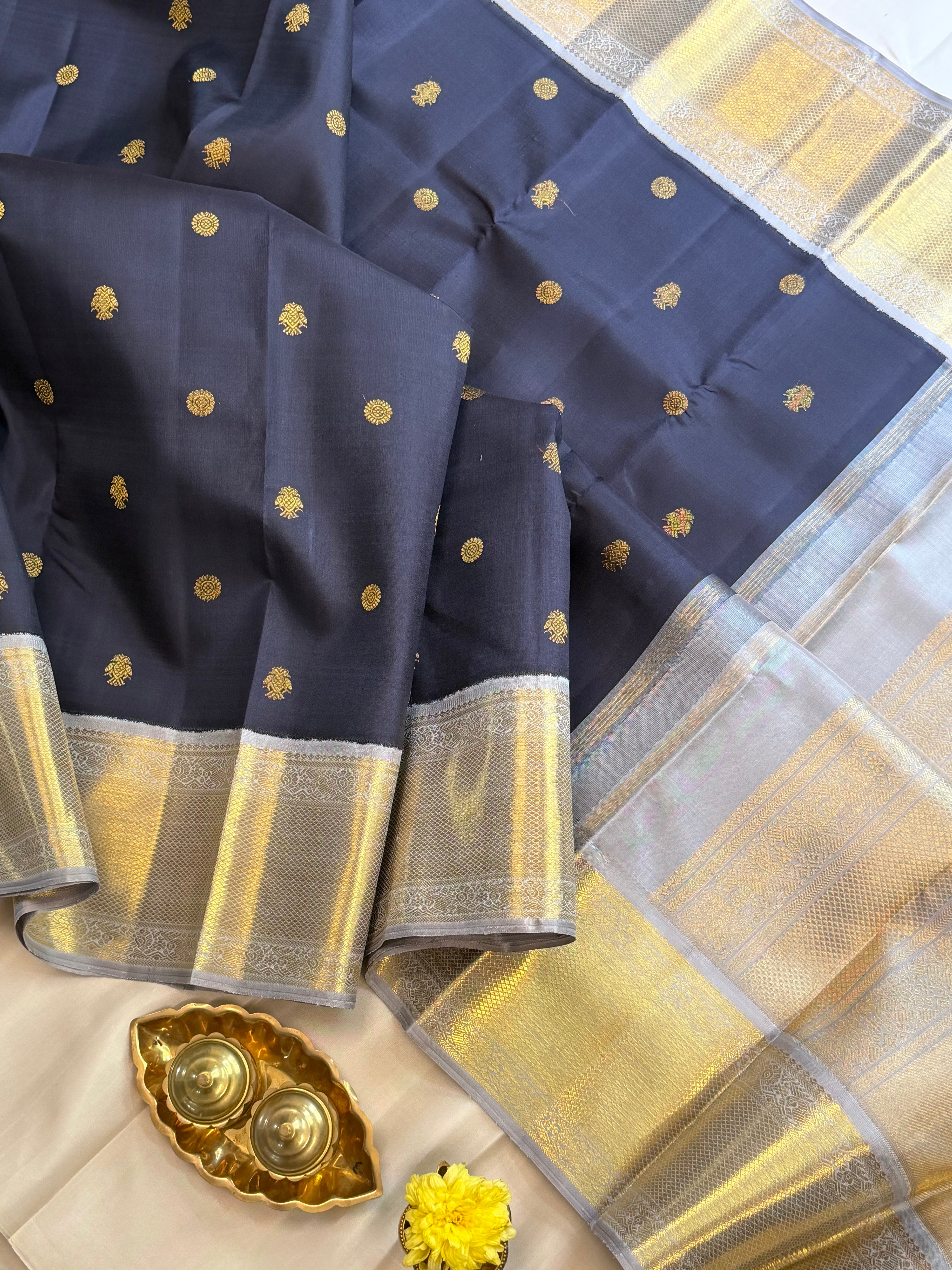 Korvai Varamahalakshmi edit : deep blue Korvai Kanjipuram silk saree