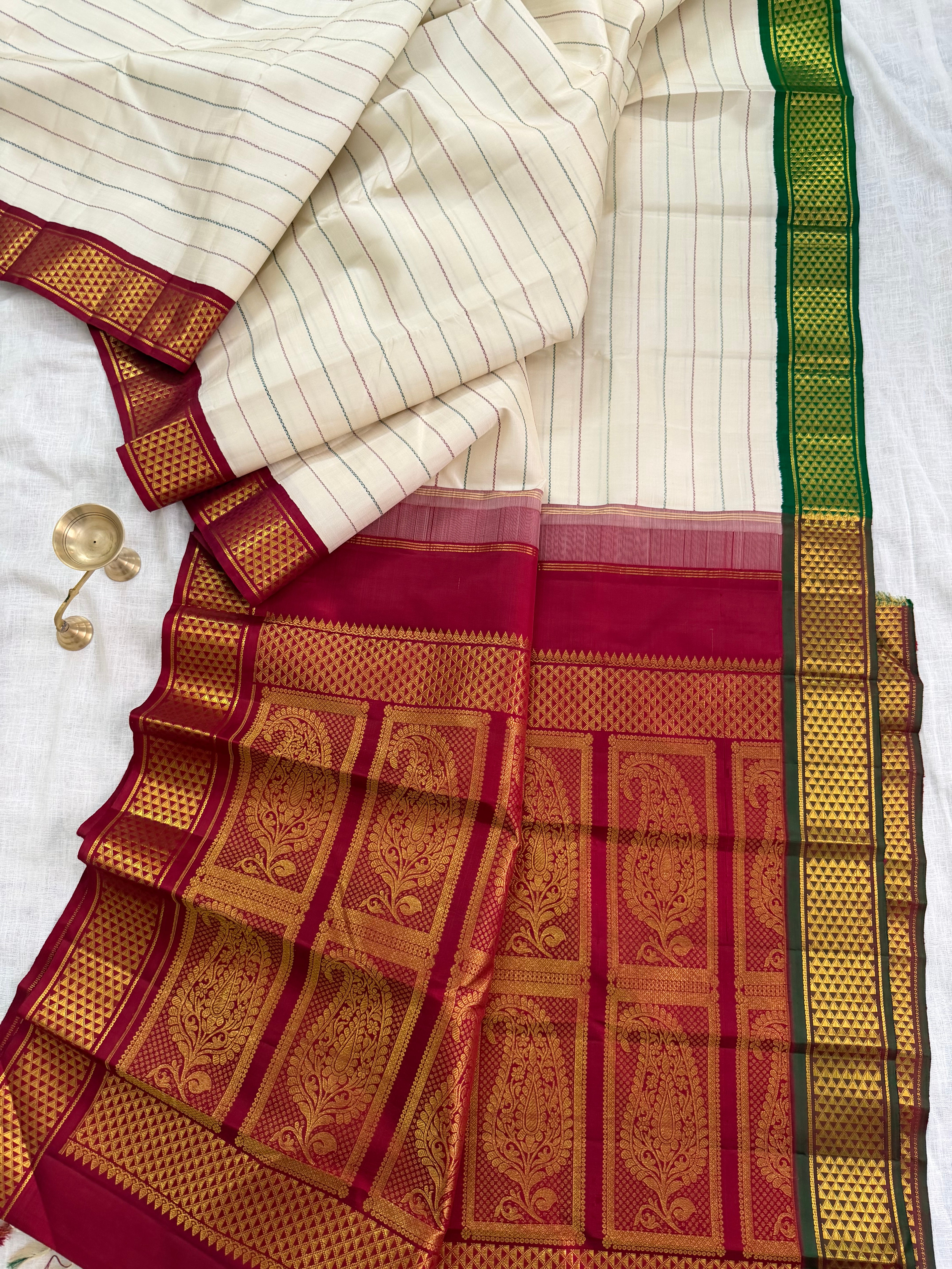 White Ganga Jamuna korvai   / Arani silk
