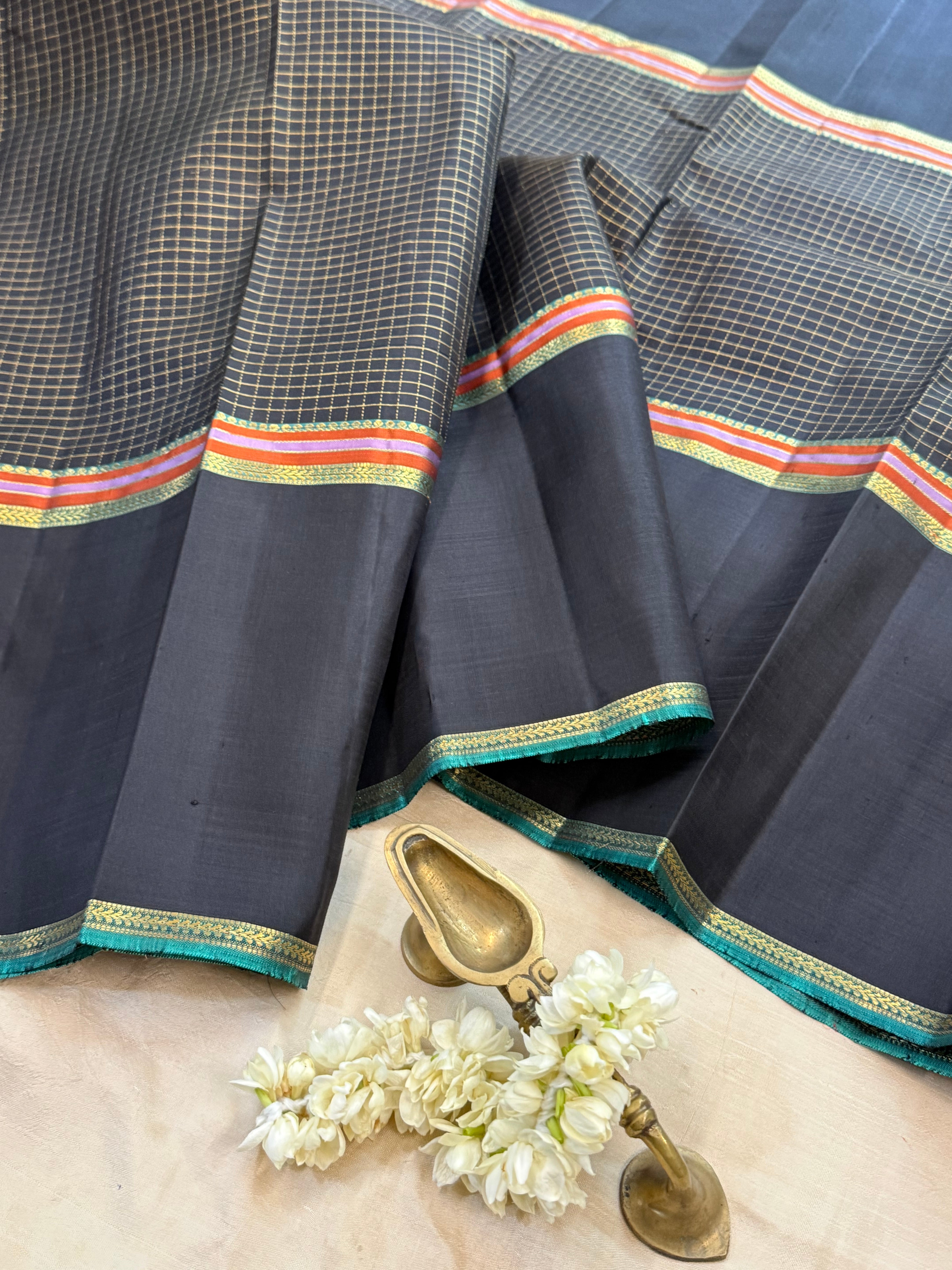 Vintage long border Zari Kattam / Kanjipuram silk
