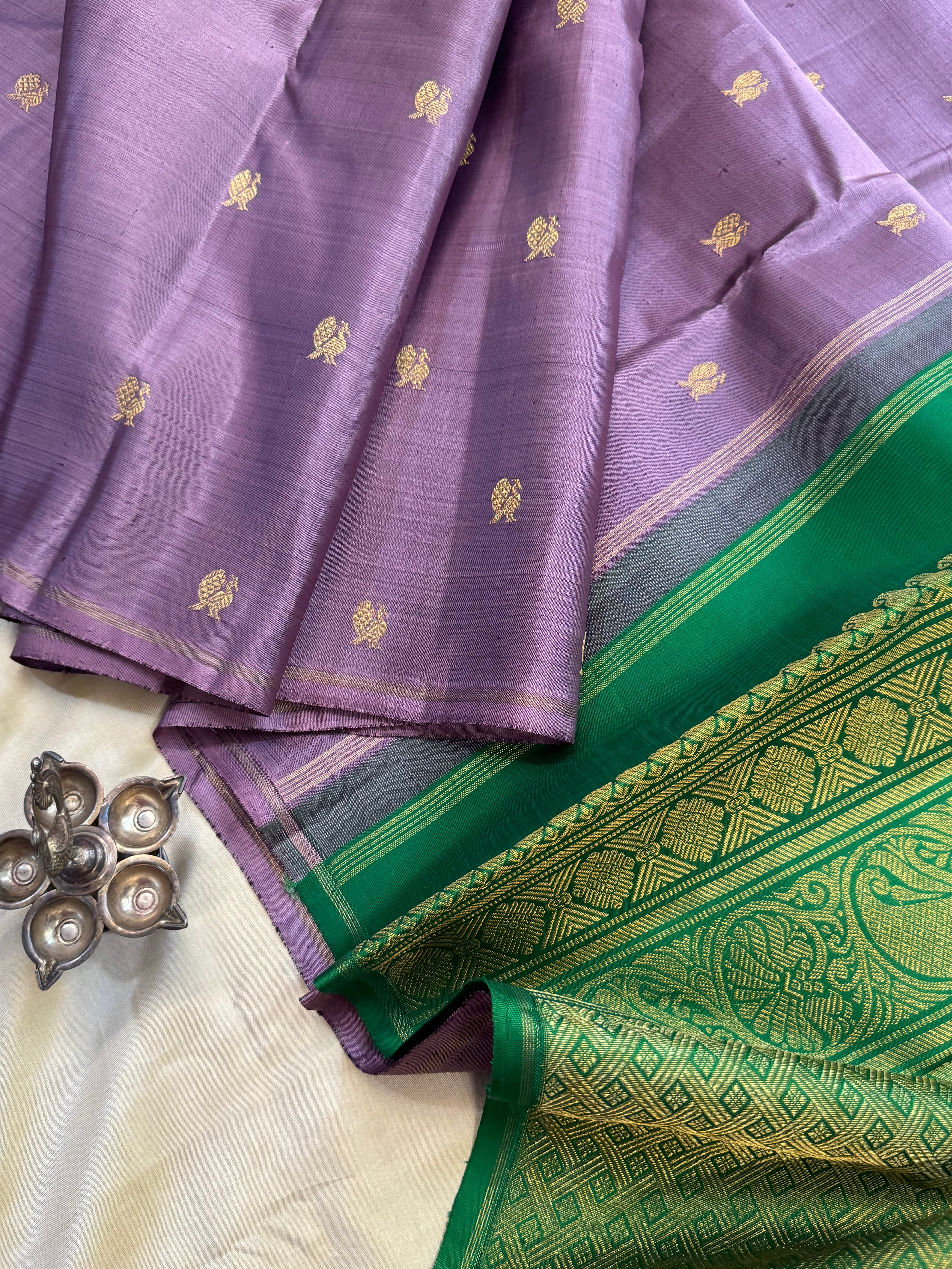 Dark mauve borderless classic kanjipuram silk