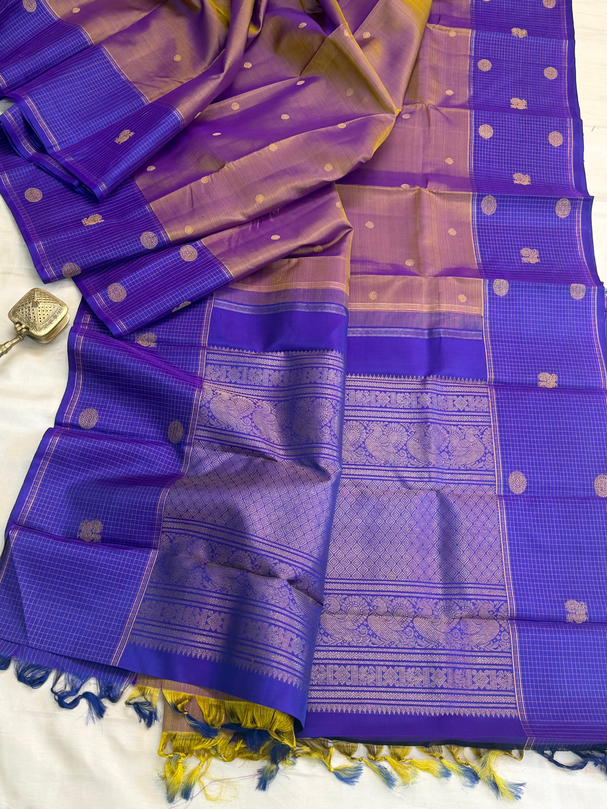 Dual tone border Kattam / Silk Kanjipuram
