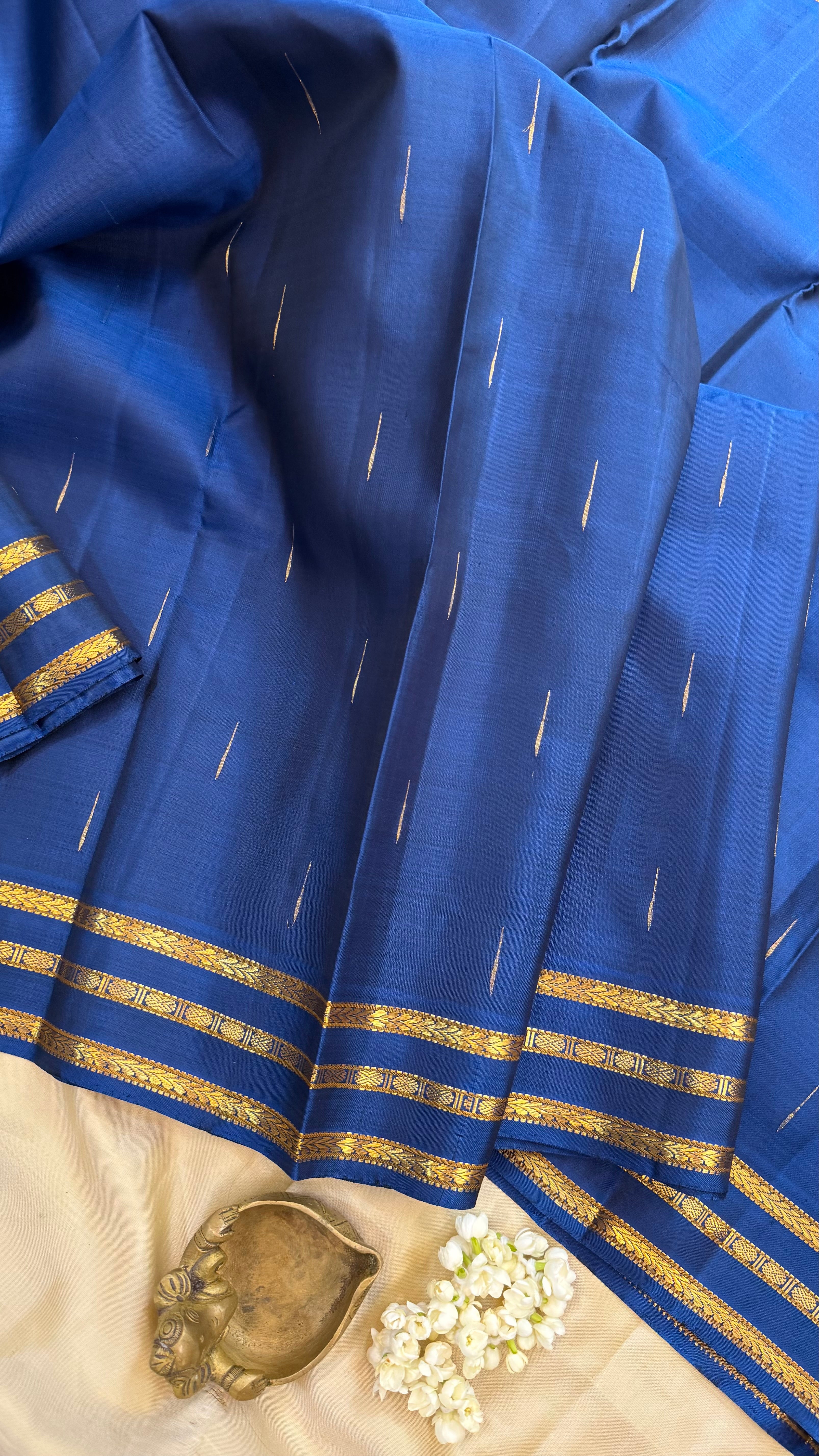 Blue malli moggu butta / Arani silk