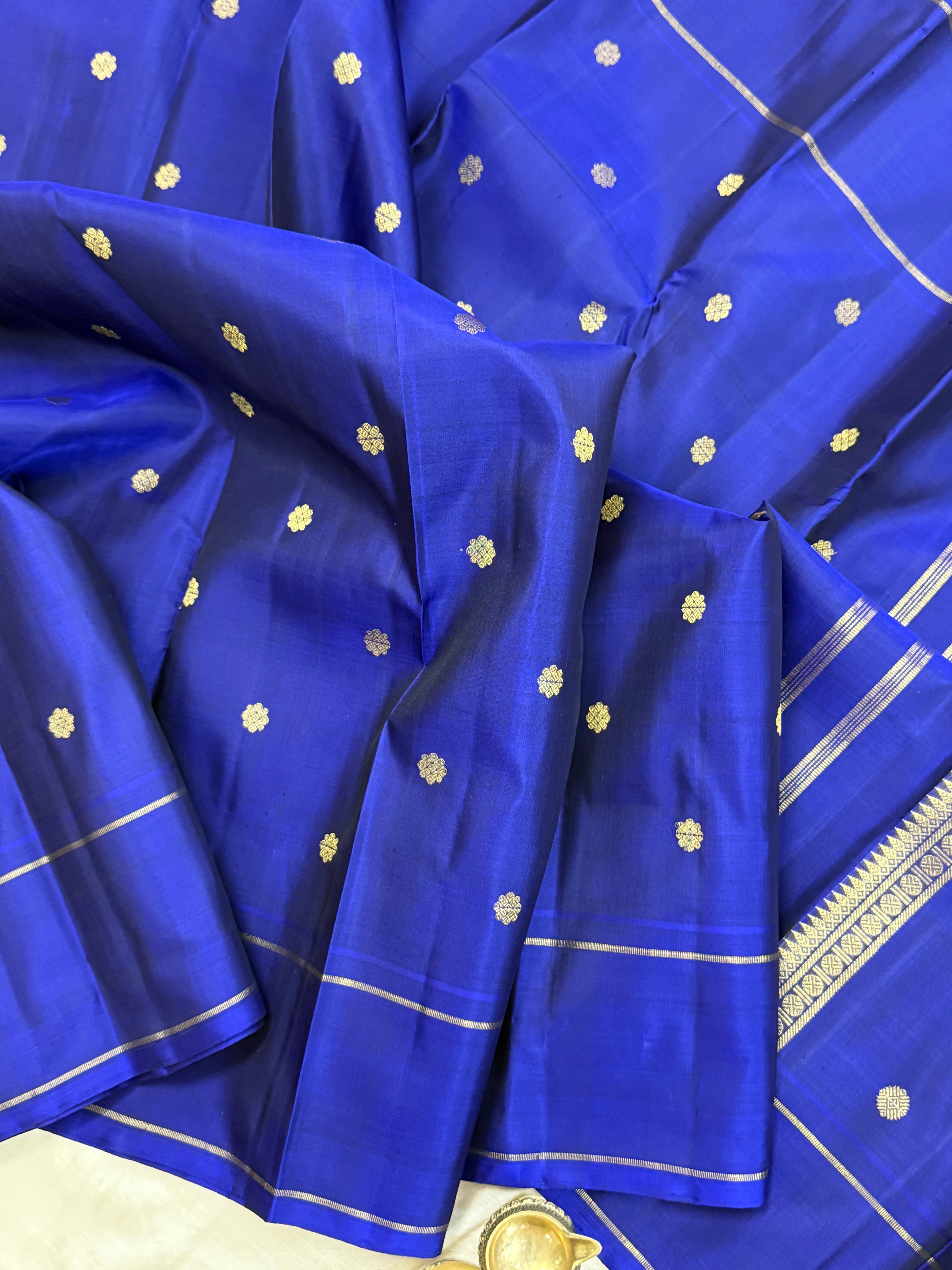 MS blue kamalam butta / Kanjipuram silk