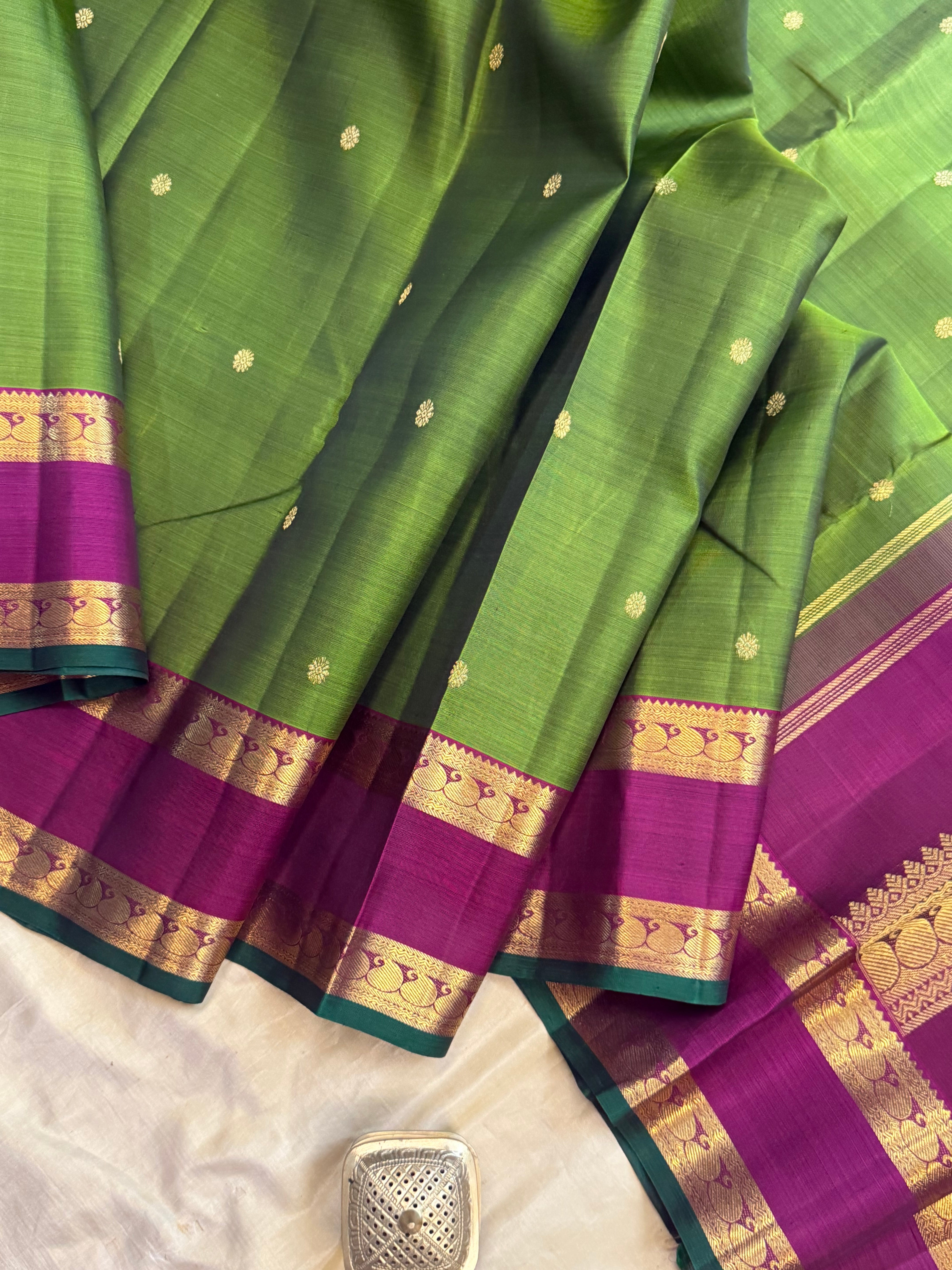 Moha : chutney green retta pet  pure Zari Kanjipuram silk