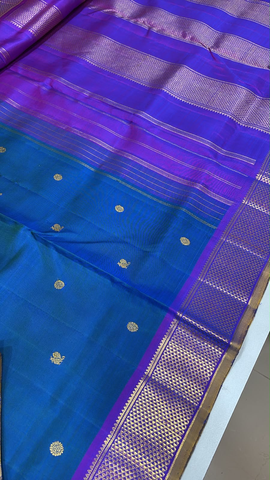 9 yards mayilkazhuthu / kanjipuram silk saree