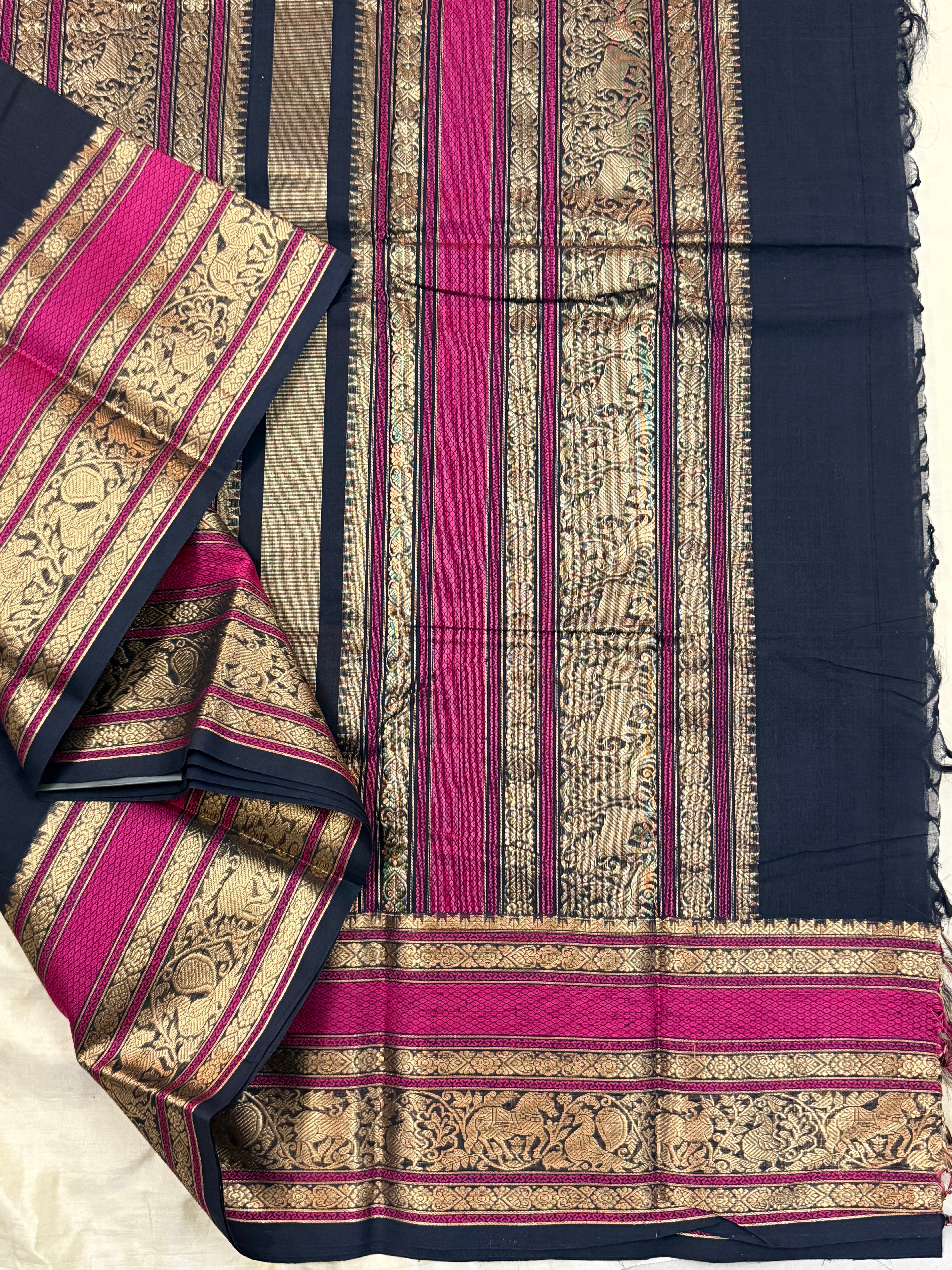 Black Iruthalaipakshi butta - corner pallu / Kanchi Cotton