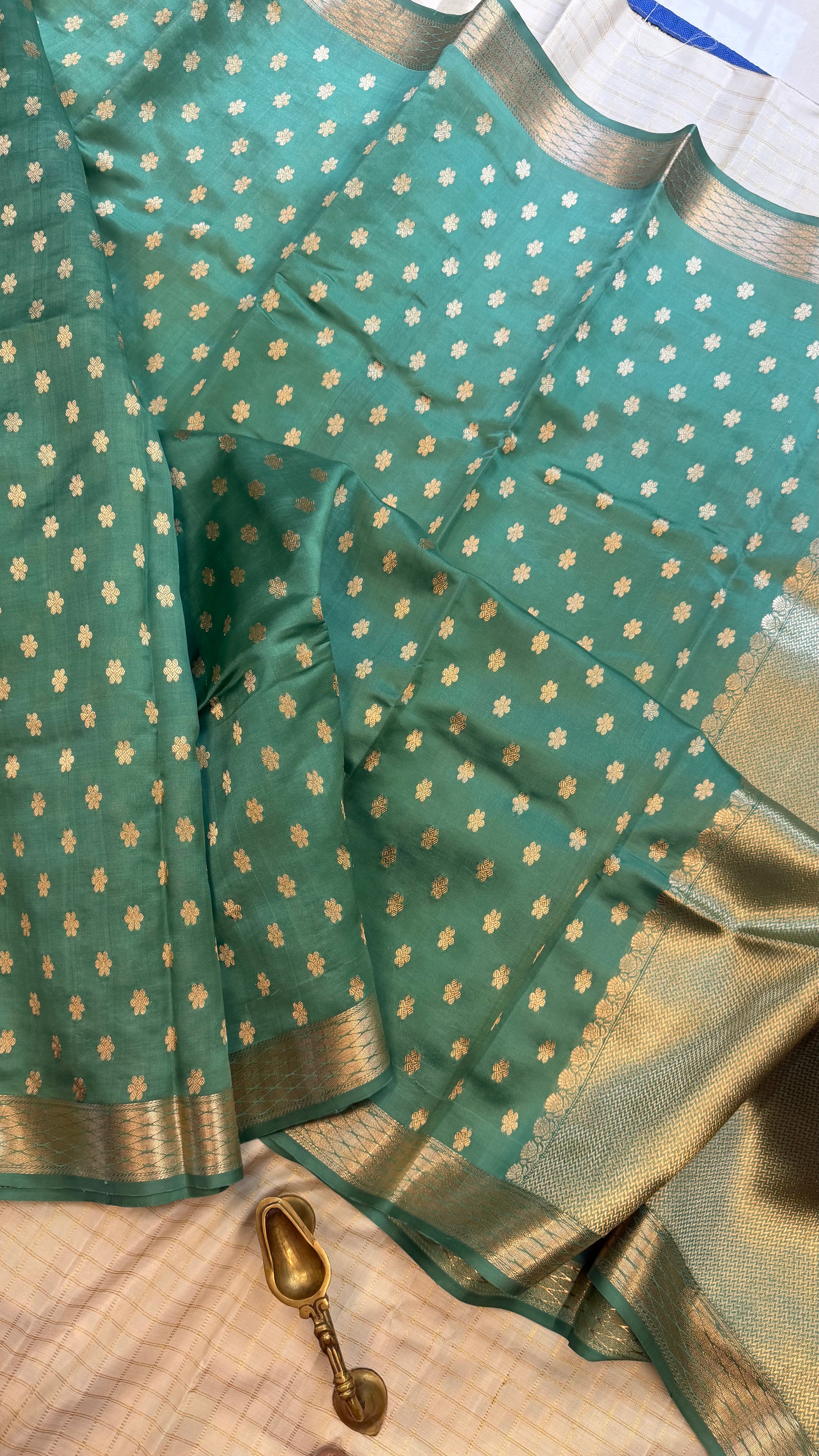 Ahalya bhai border traditional 6 phakri phool ghani Butta Chanderi silk
