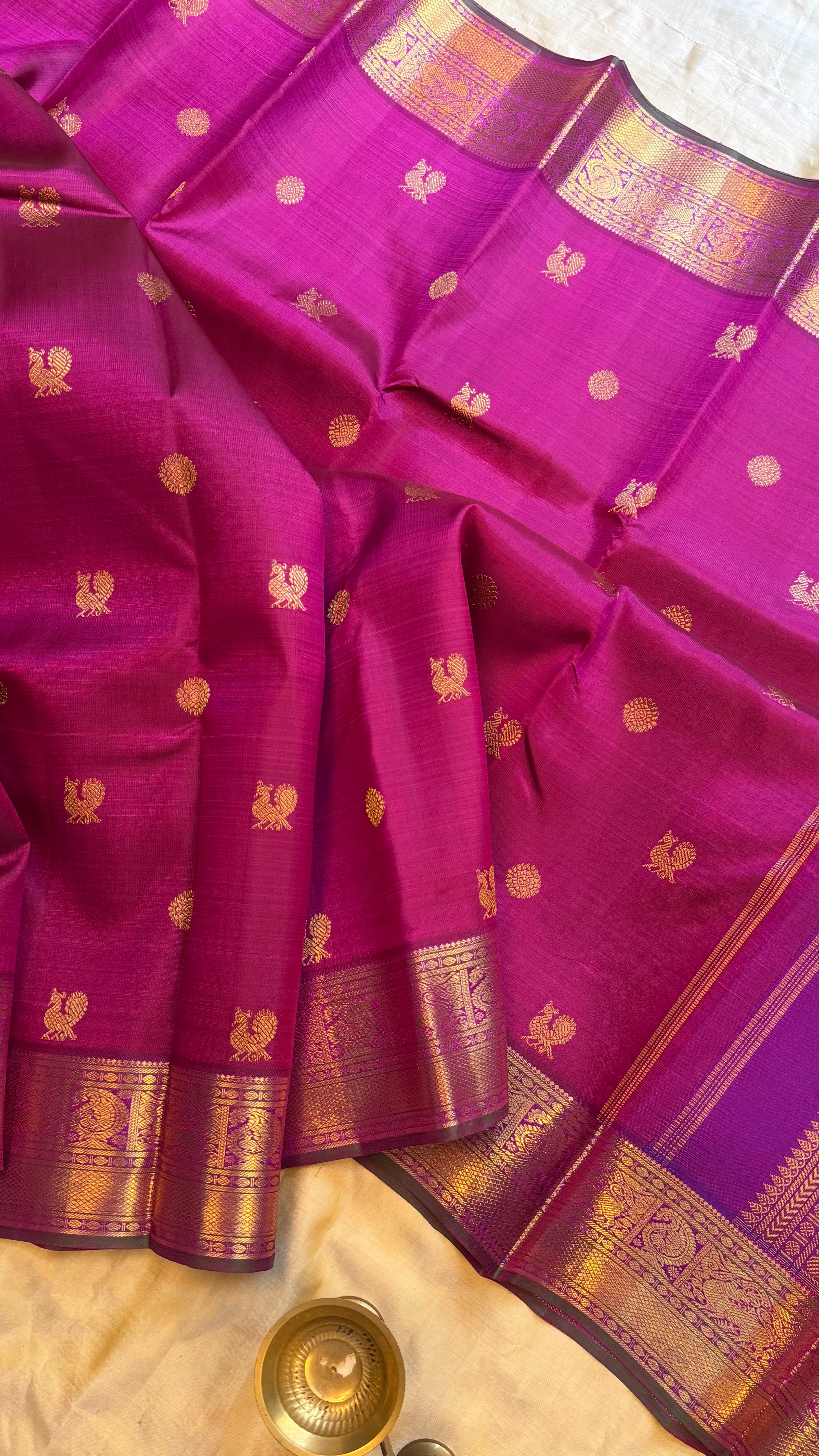 Navalpazha colour yazhli pet / Kanjipuram silk