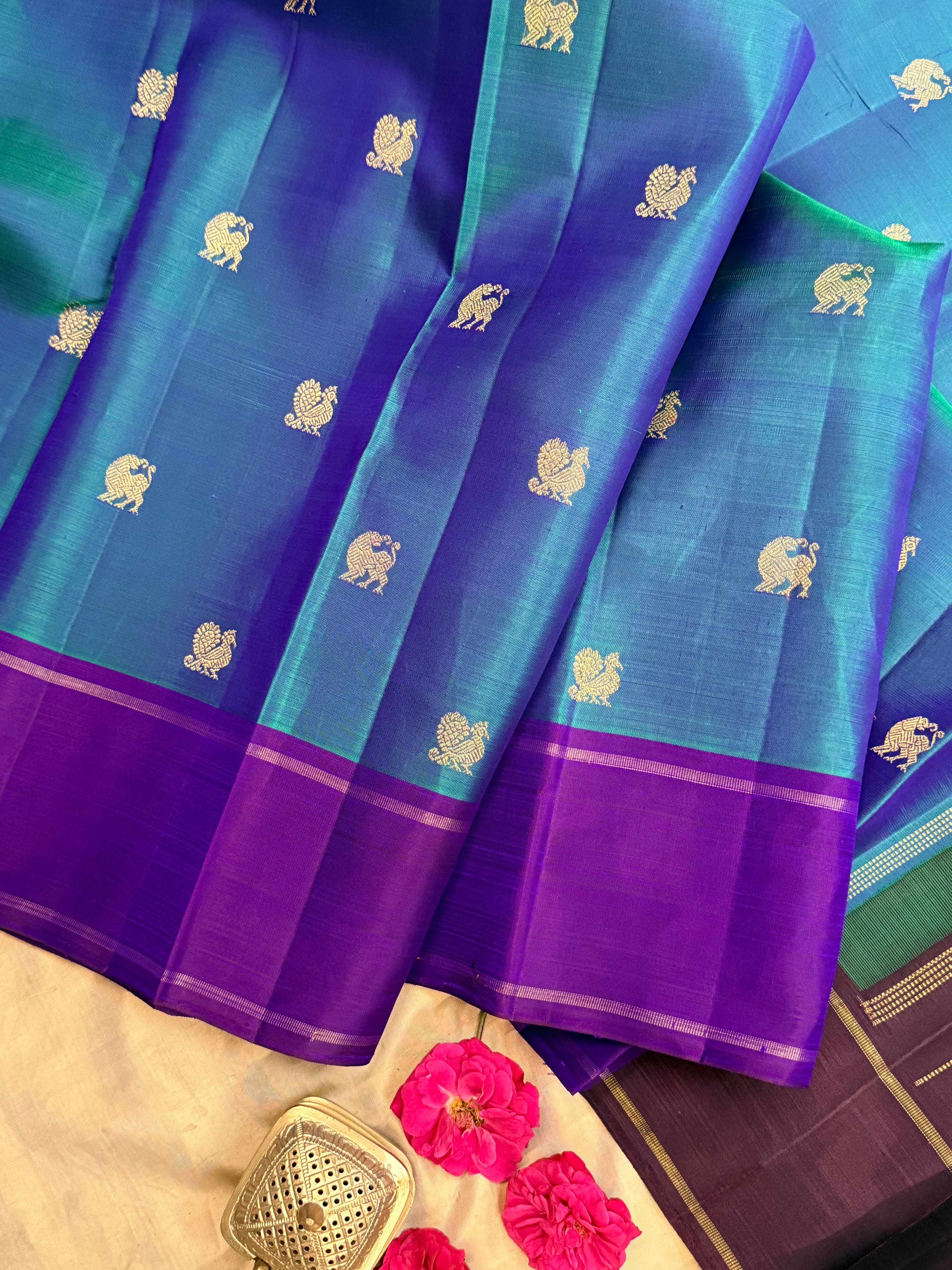 Peacock blue yazhi butta and deep pakku unique pallu / Kanjipuram silk CLSA8231