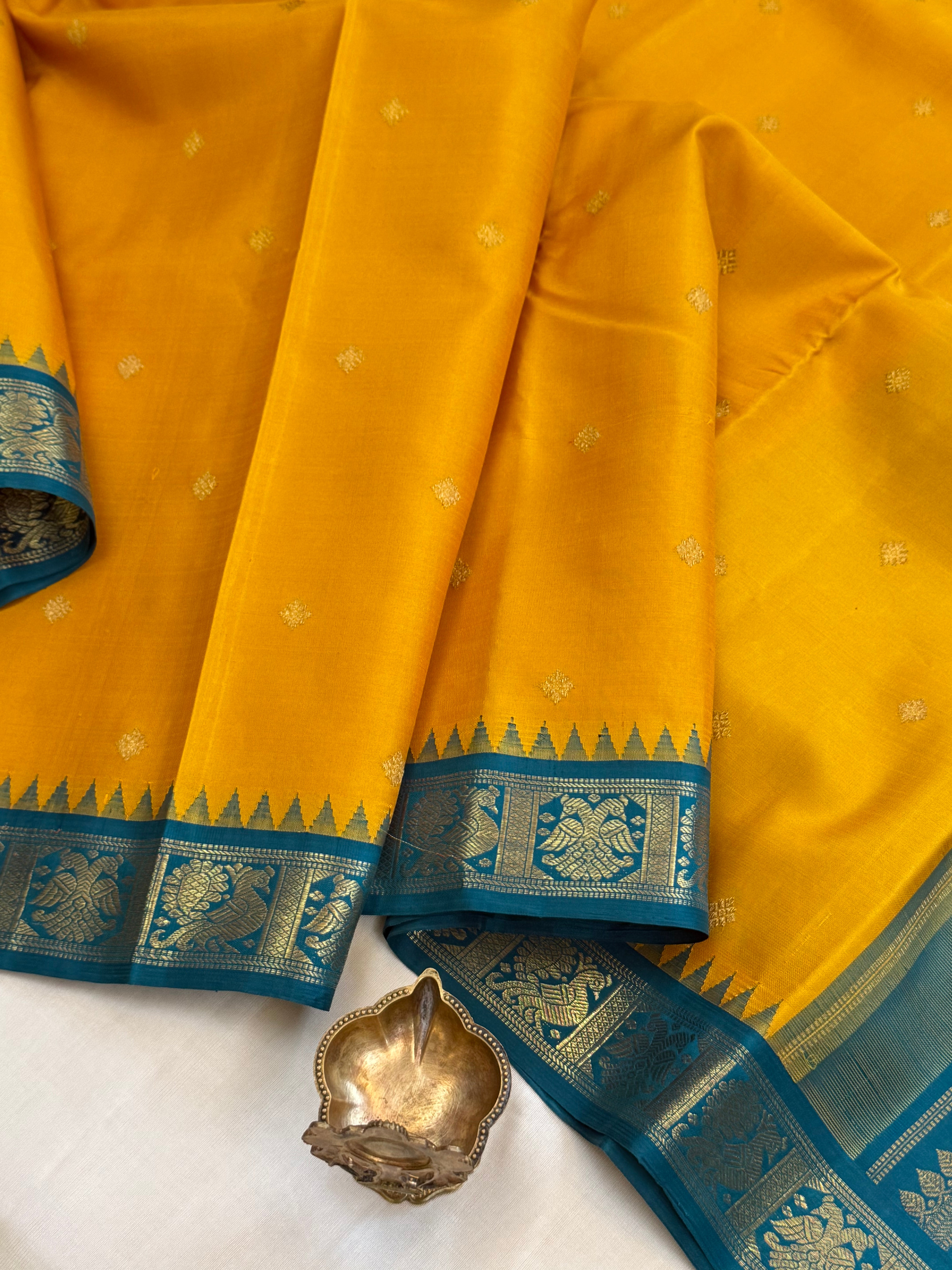 Mustard yellow Kai Korvai with unusual teal blue border/ kanjipuram silk CLSA 10321