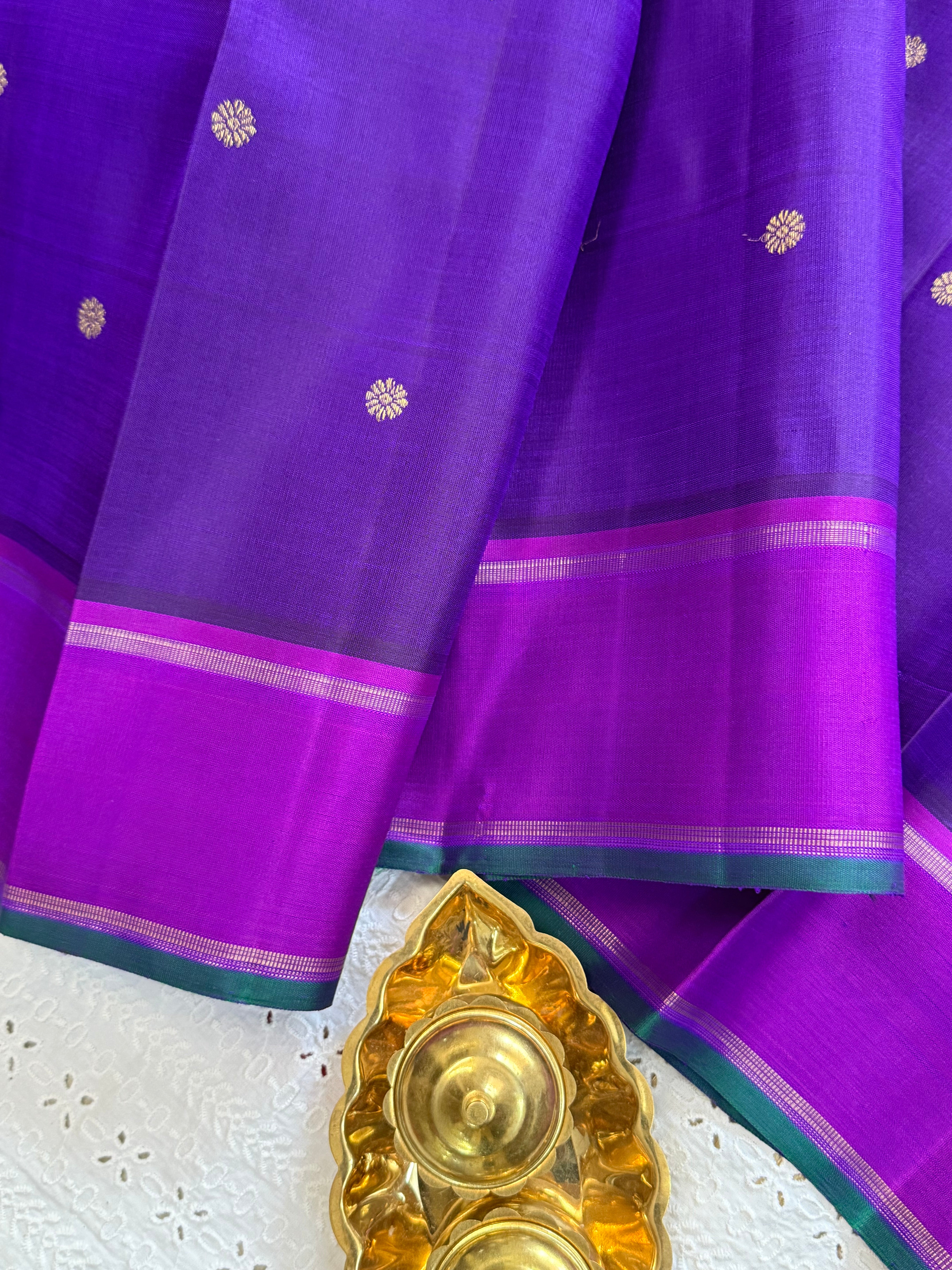 Deep purple round butta / Kanjipuram silk