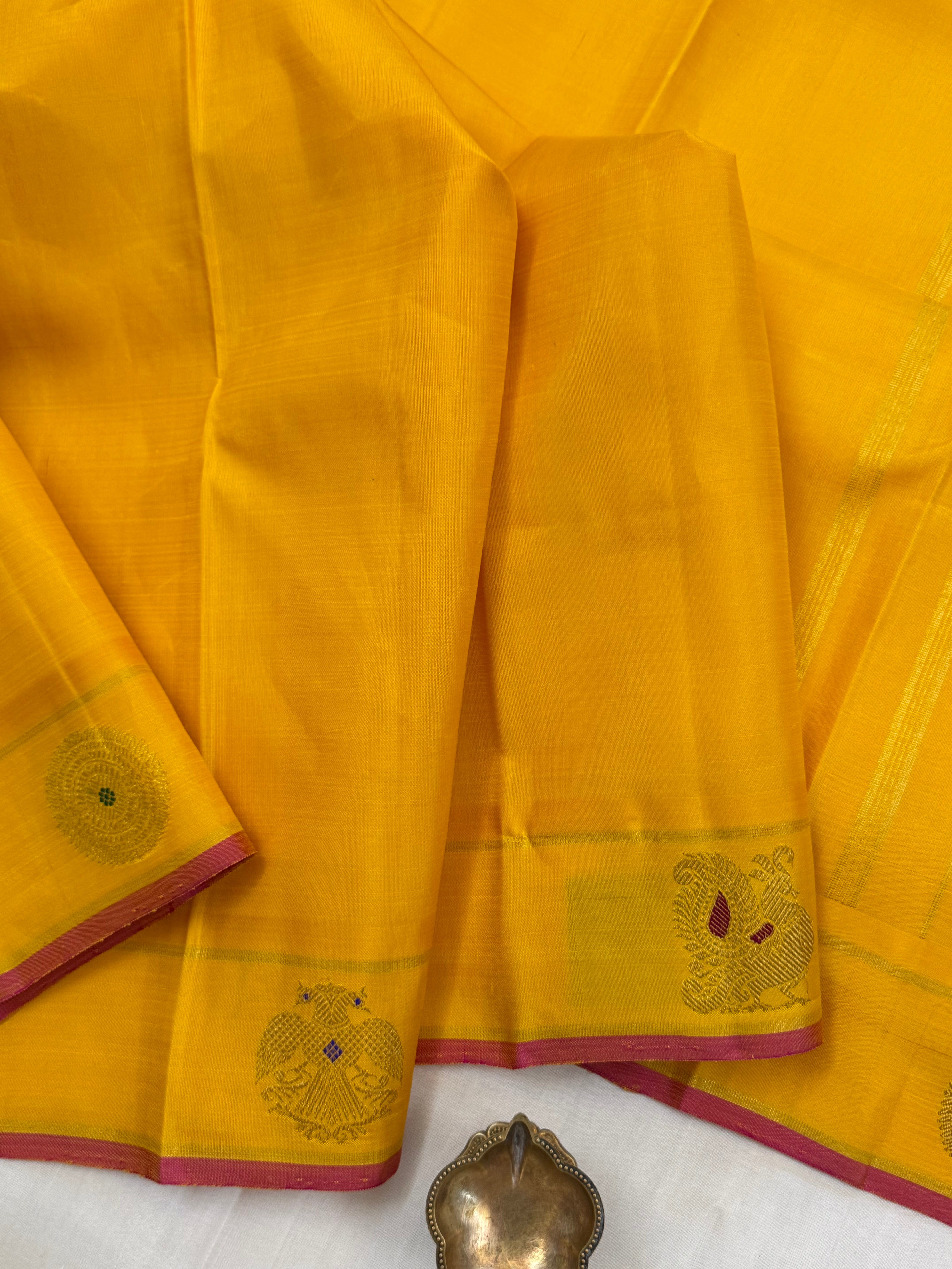 Three Butta border and yellow colour body / Kanjipuram silk saree clsa 10822