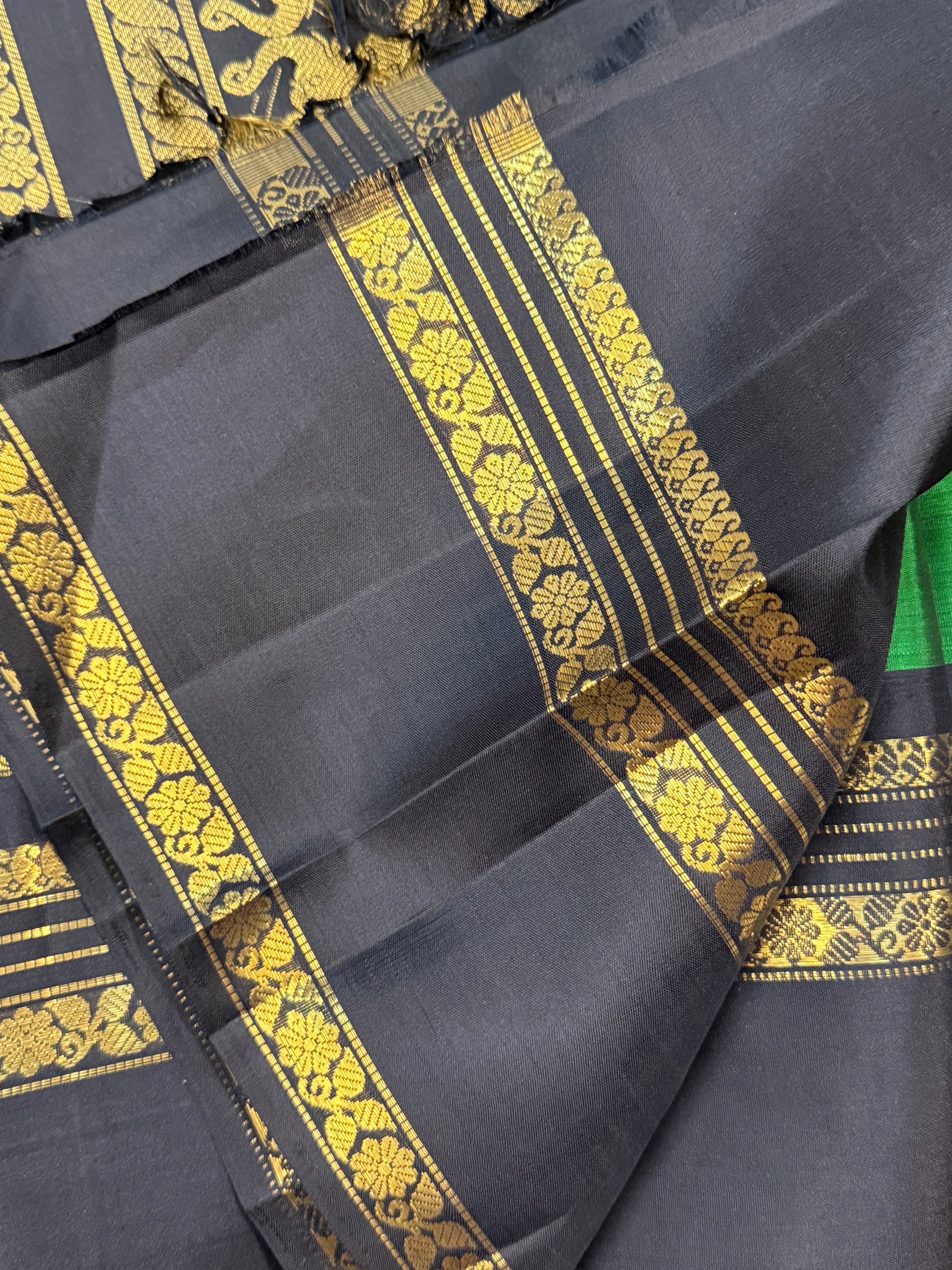 Green lehariya yannai darbar pallu / Kanjipuram silk CLSA9168