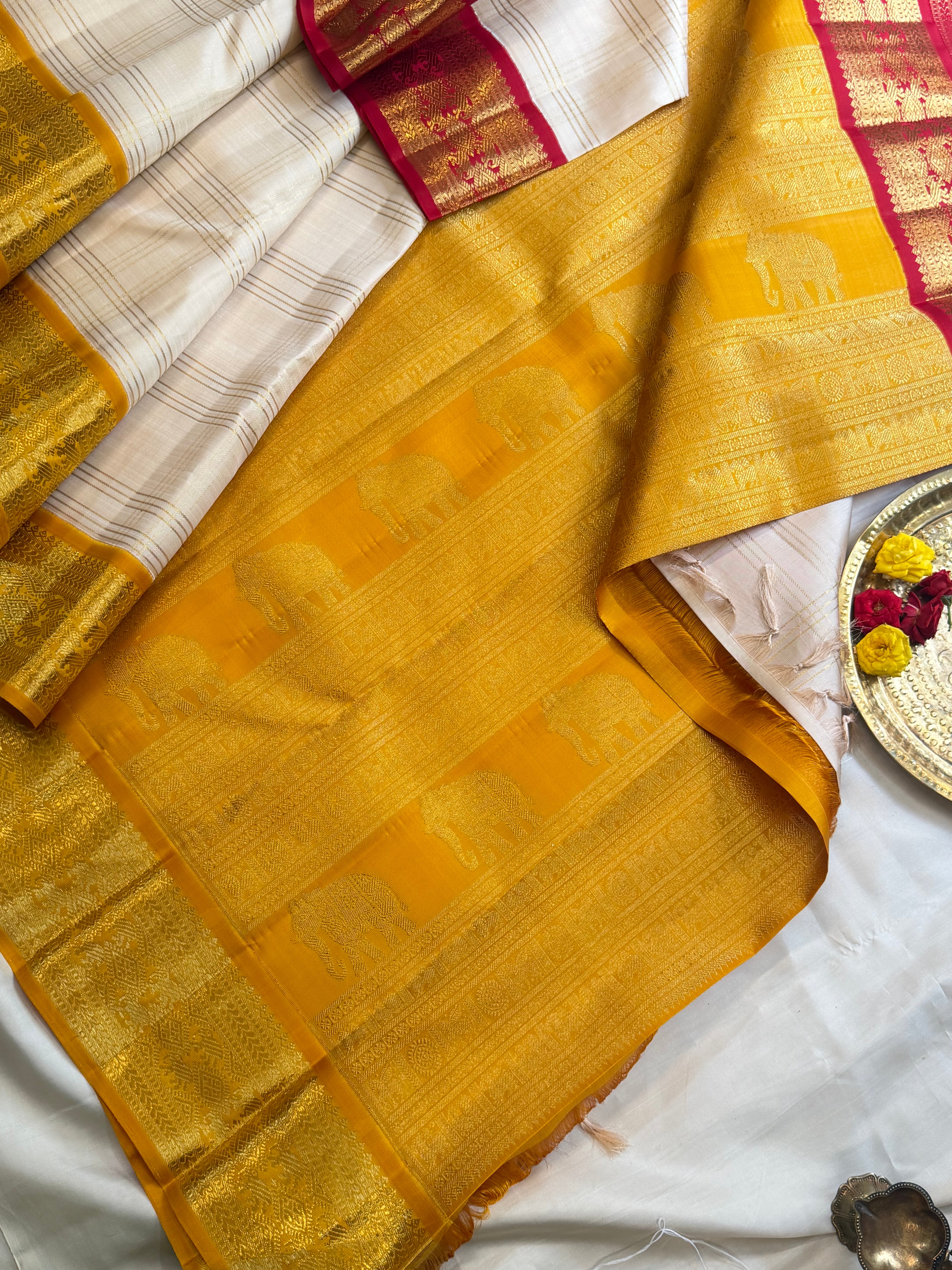 Malligai : off white Zari Kattam Ganga Jamuna   pure Zari Kanjipuram silk
