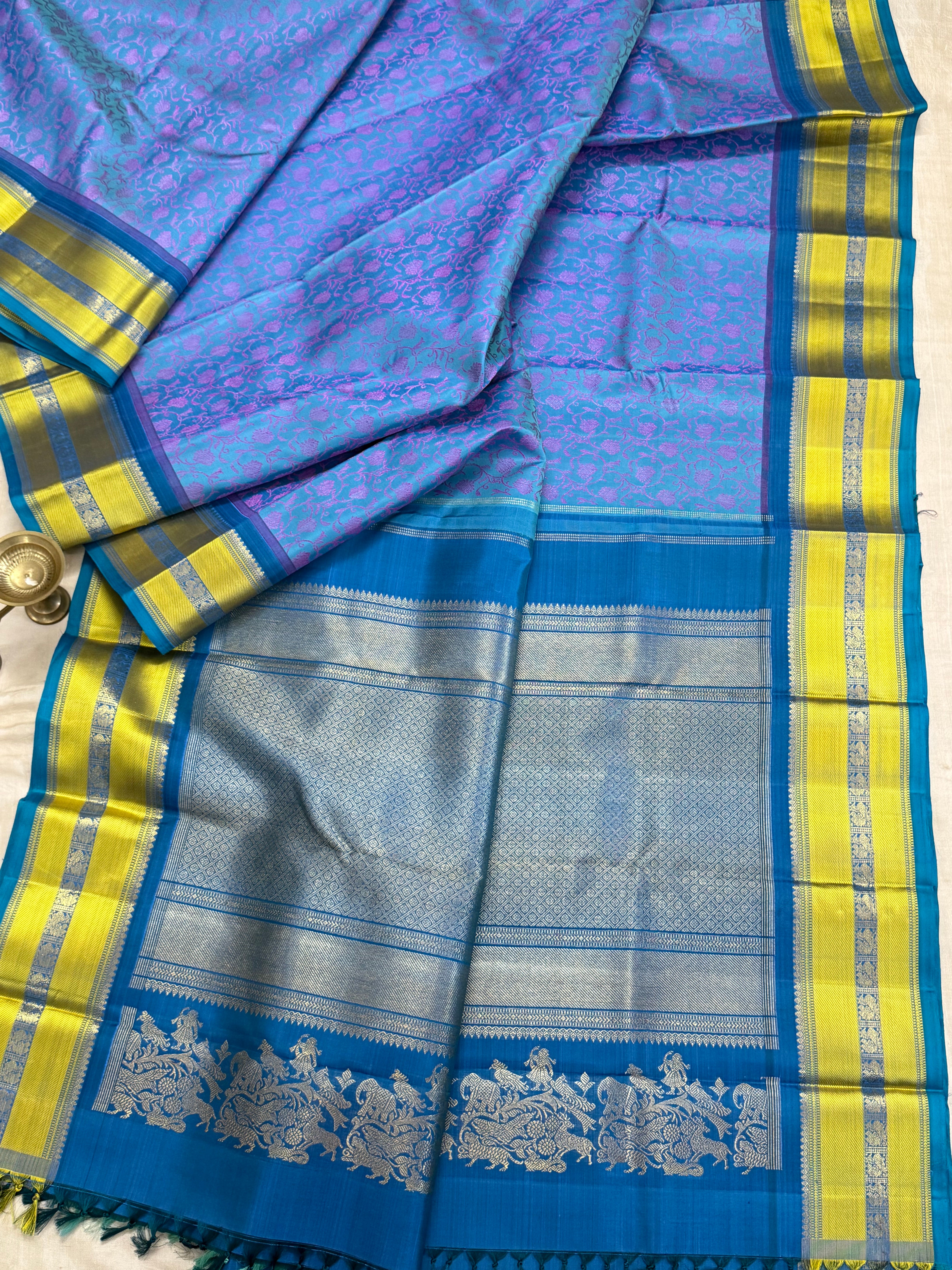 Master weaver - Blue jacquard kodi weaving / Kanjipuram silk
