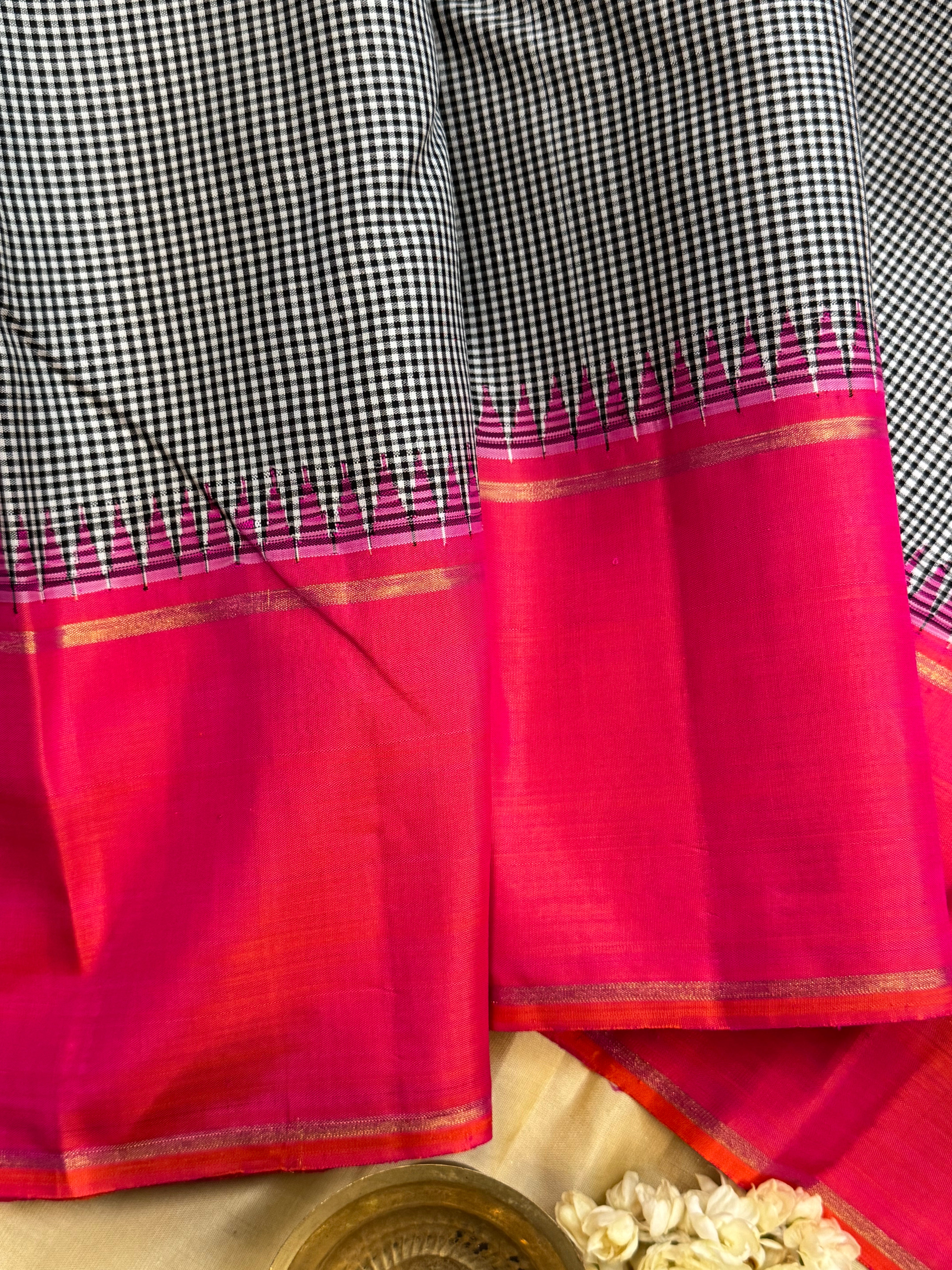 Kasa kasa kattam and pink border / Arani silk