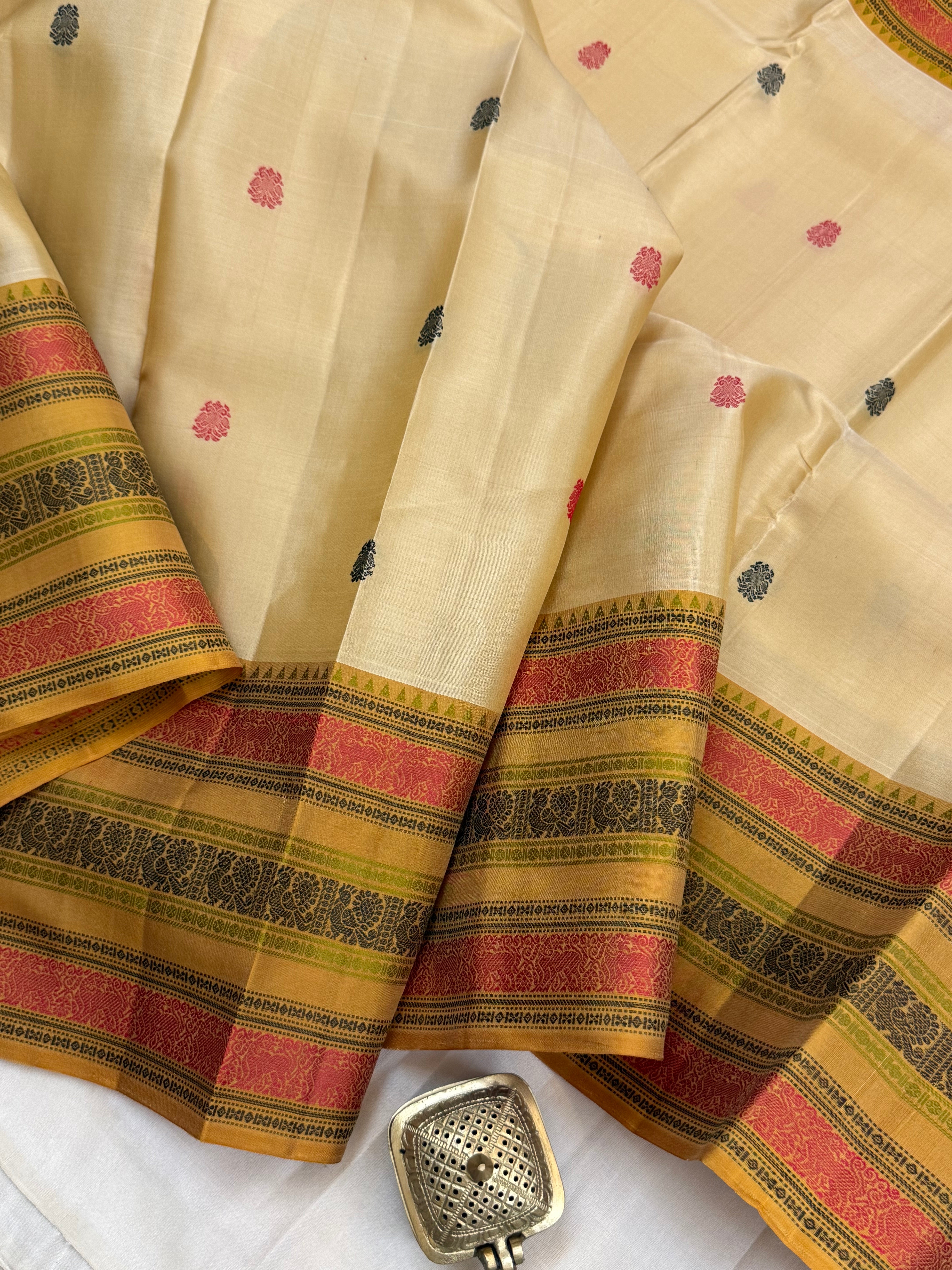 Offwhite varisapet border/Varnangal Thread work  / CLSA11265