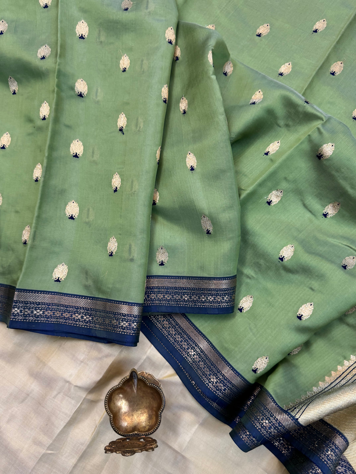 Elakai green ektara premium Royal Chanderi