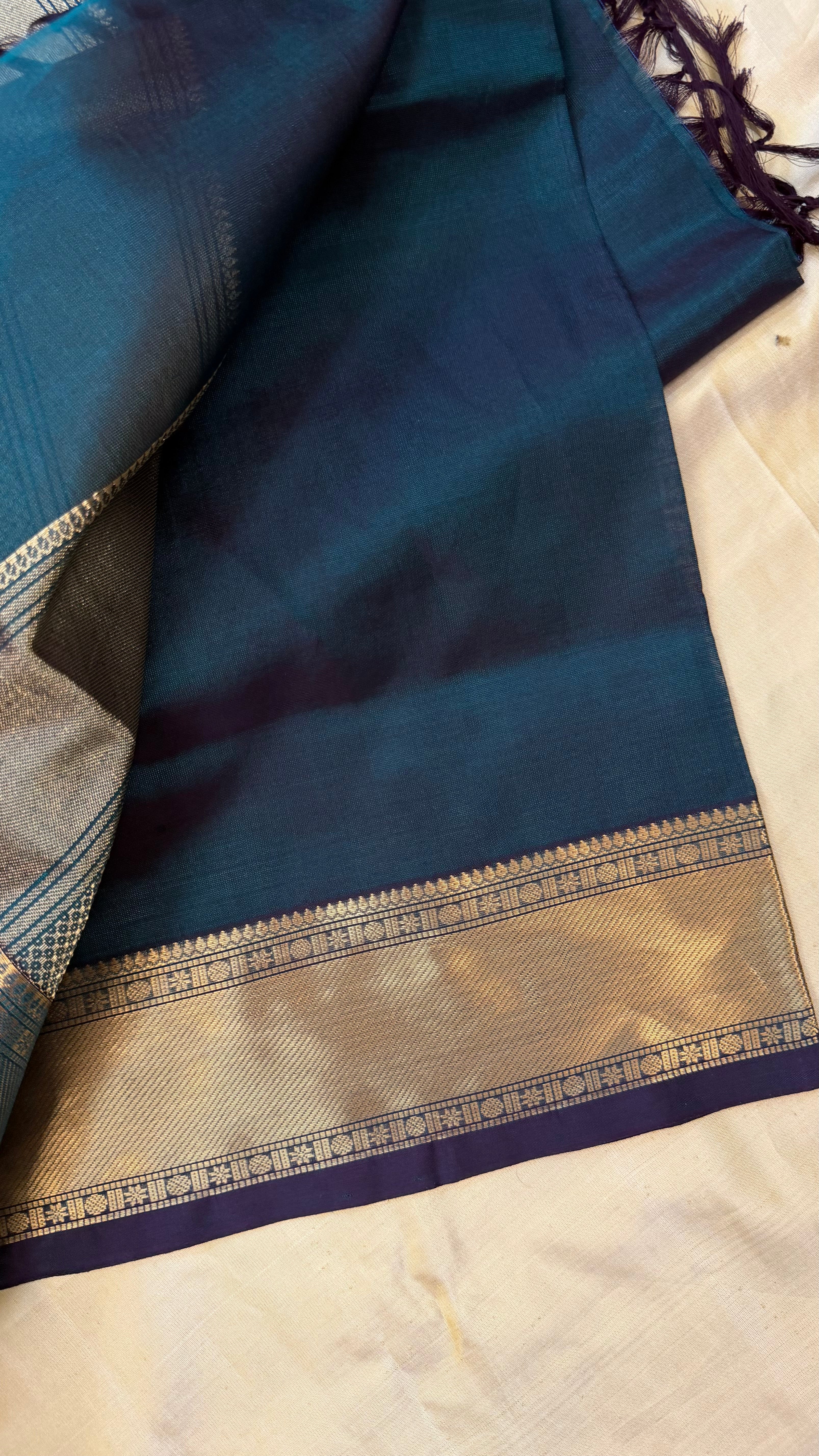 Mayilkazhuthu green kattam / Premium silk cotton