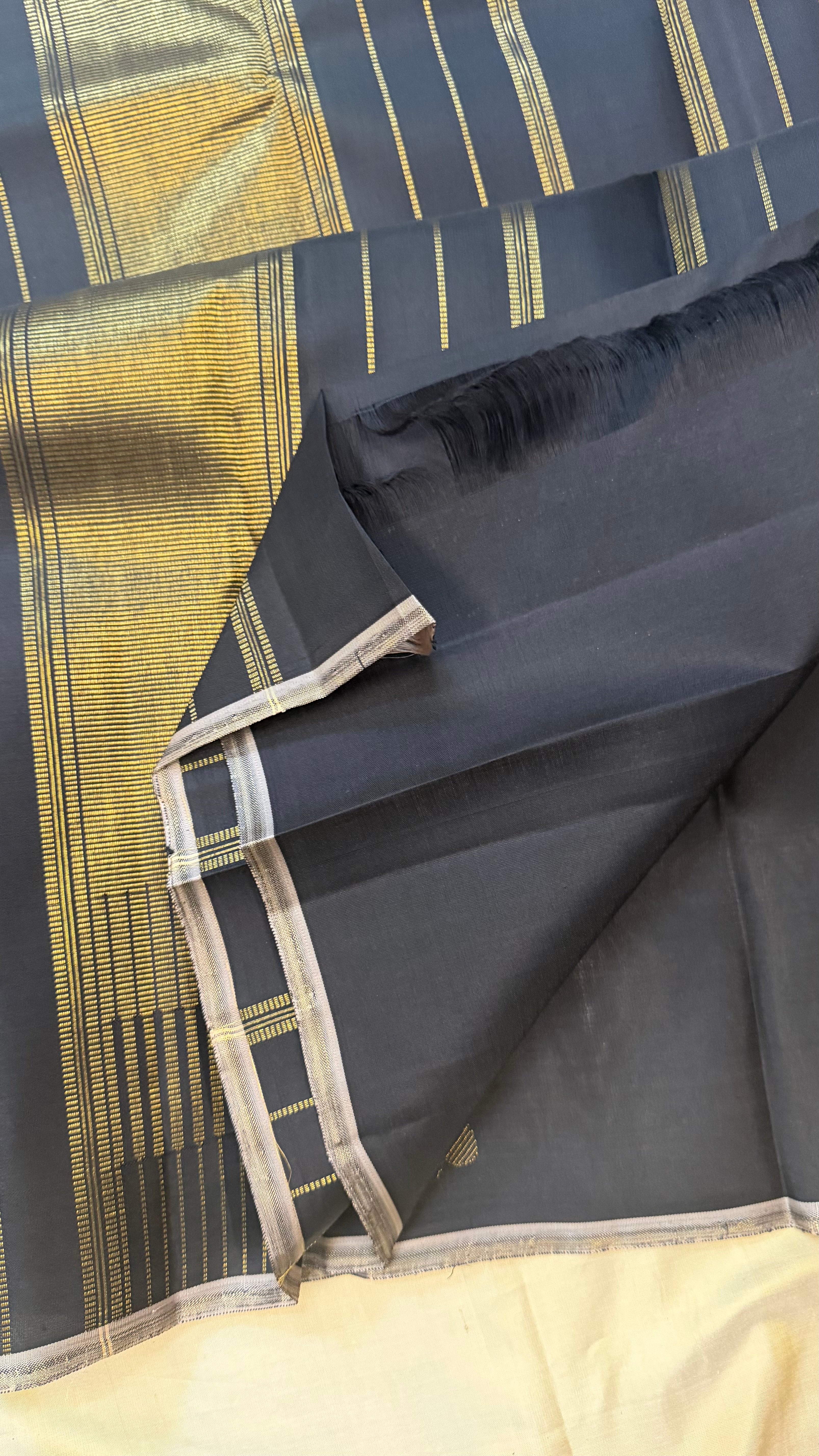 Half and half thilagam Butta    / Kanjipuram silk