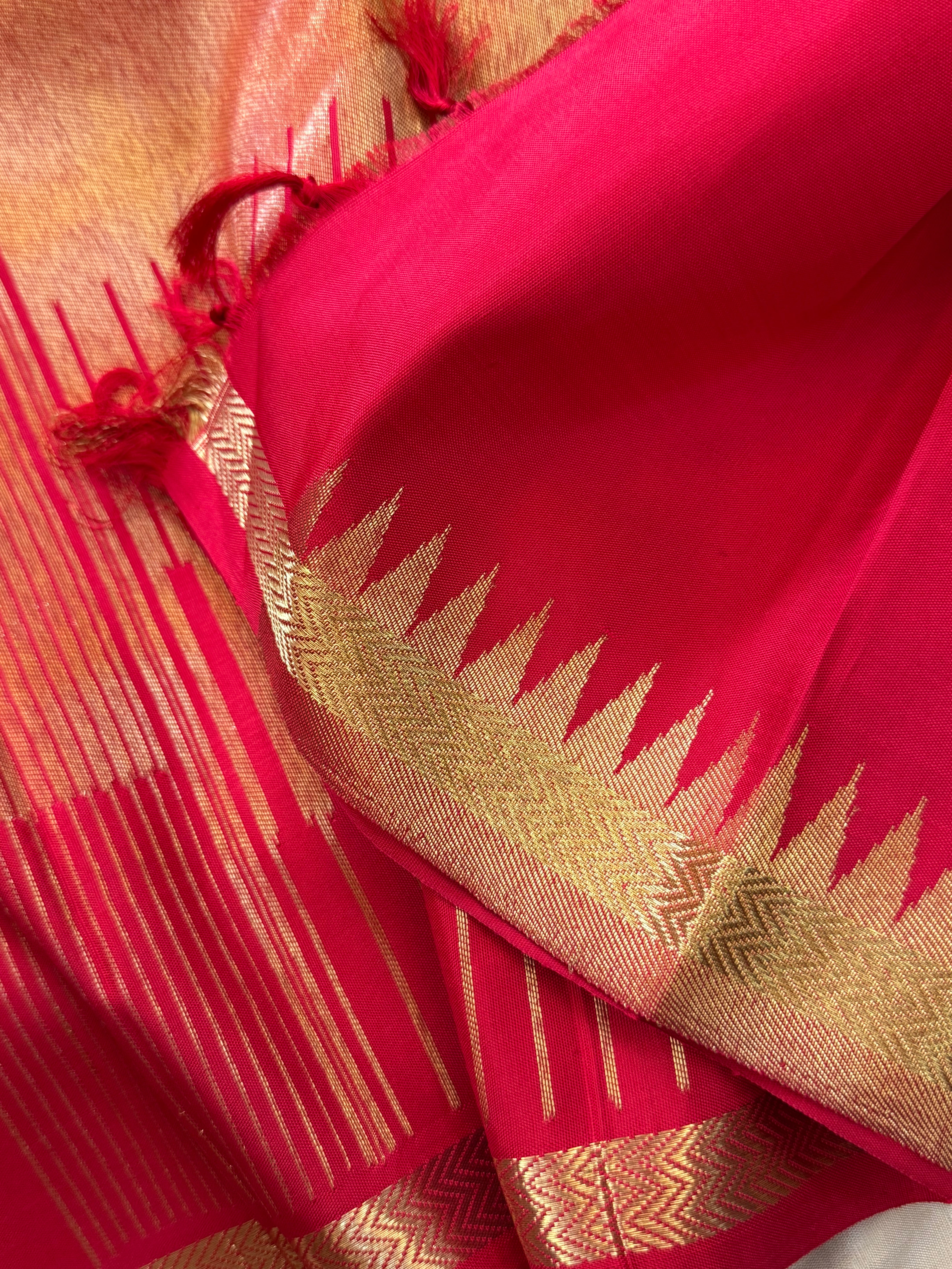 Red veldhari temple border/ Kanjipuram silk CL2166