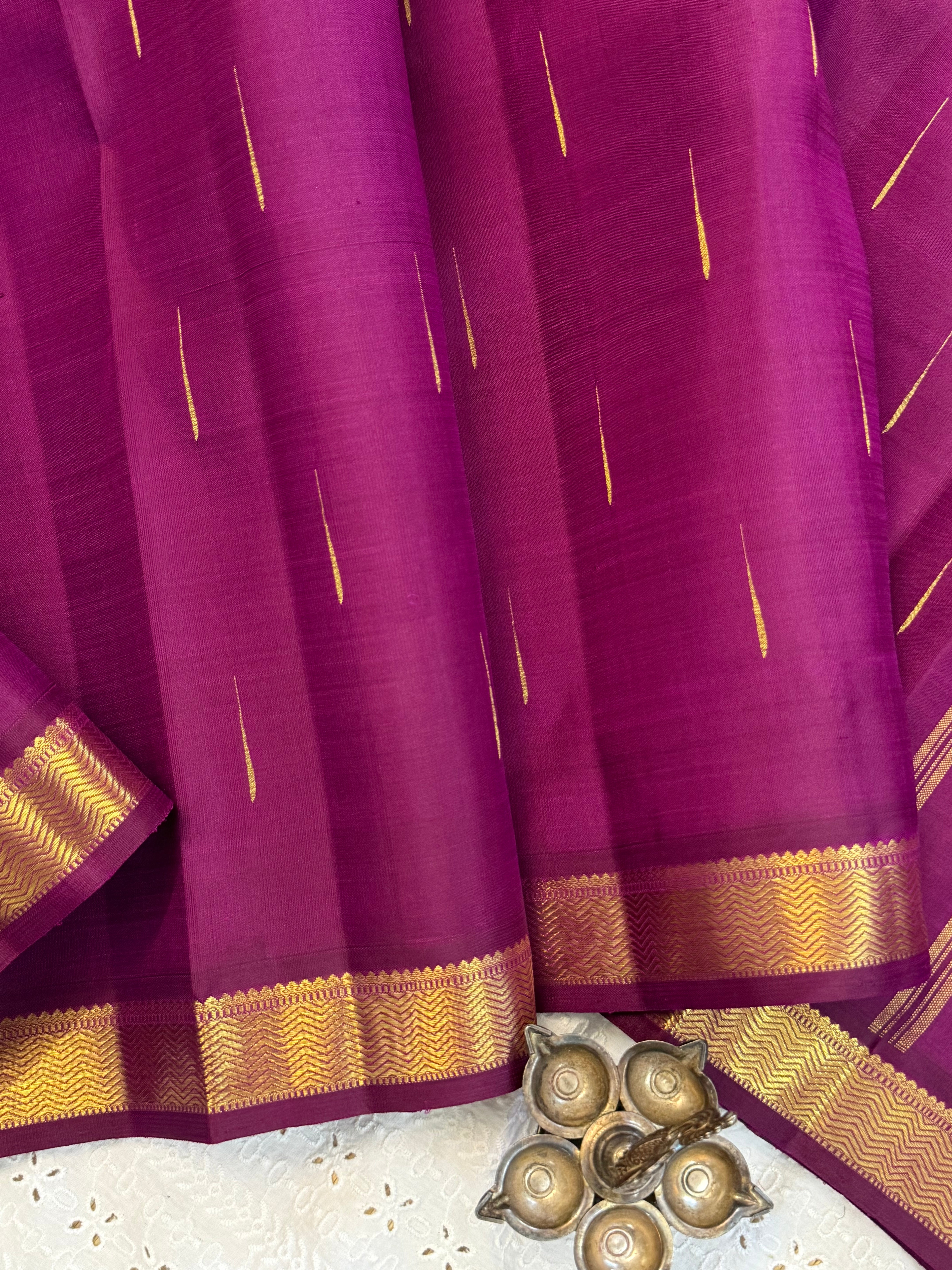 Magenta malli Moggu small border    / Kanjipuram silk
