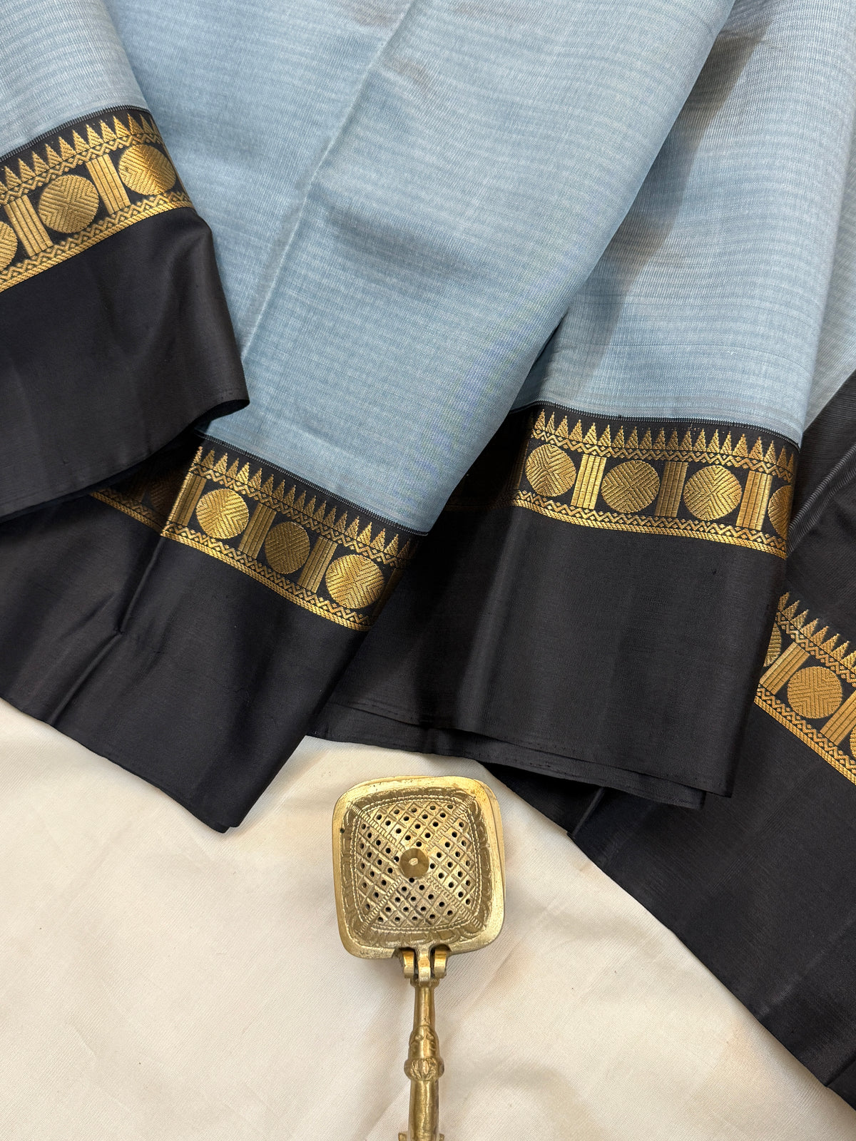 Gadwal silk Grey Ganga Jamuna Korvai border clsa 4118
