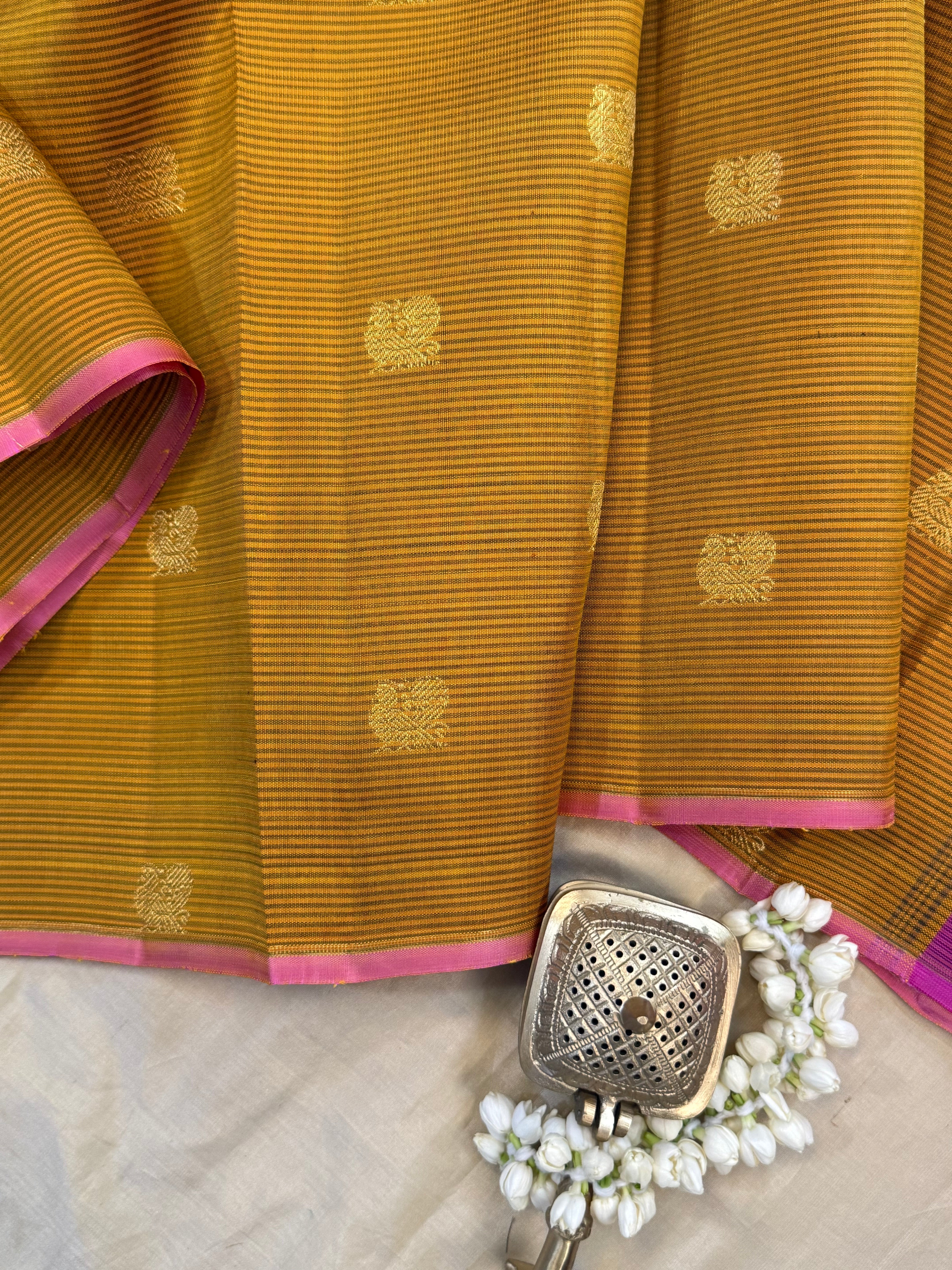 Mustard yellow stripes annam butta borderless/ Kanjipuram silk CL9512