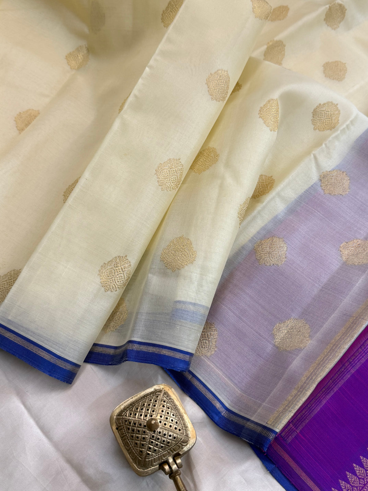 Offwhite and purple borderless organza silk / Kanjipuram silk CLSA12824