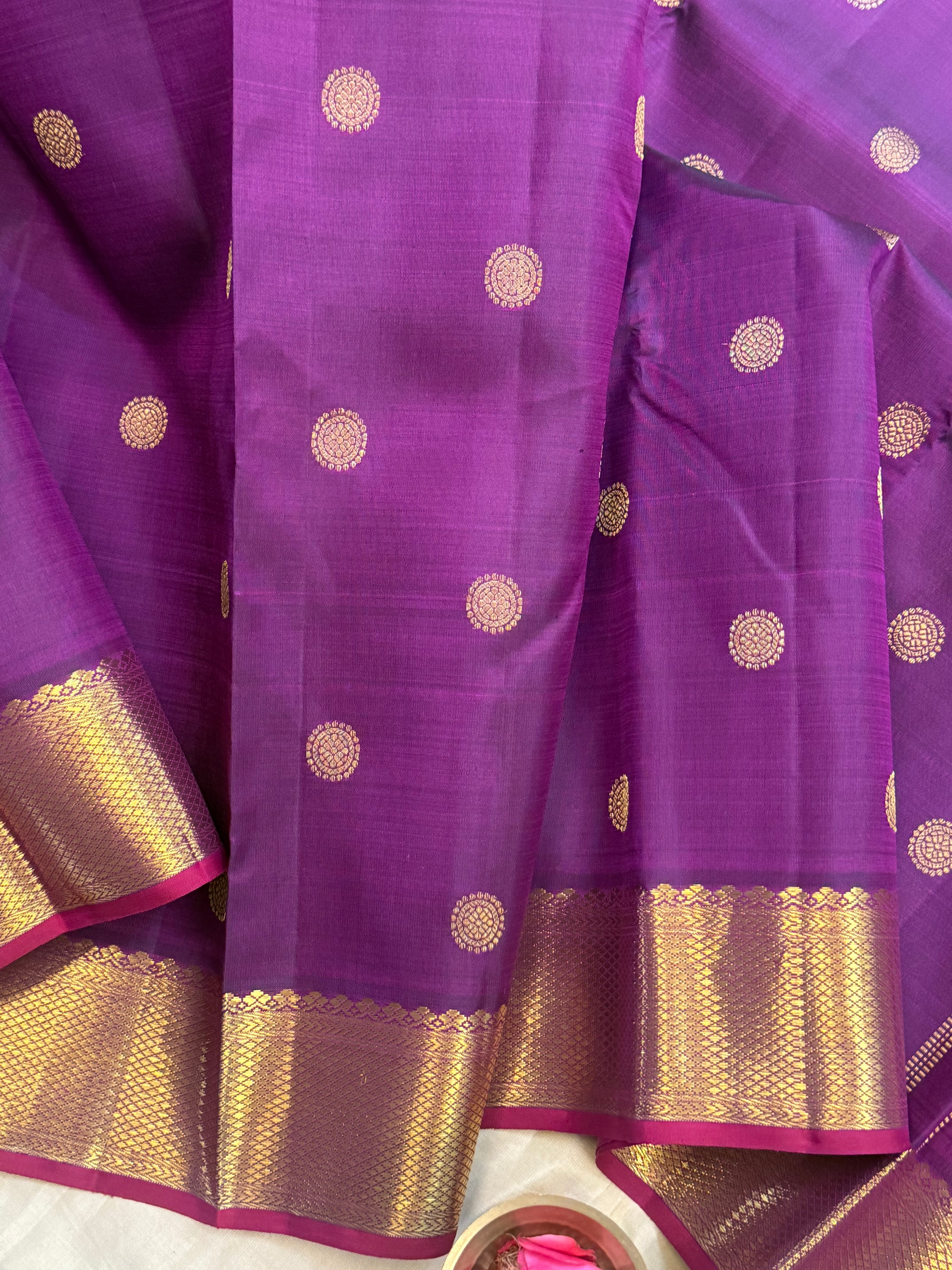 Aubergine color kuil kann pet / Kanjipuram silk