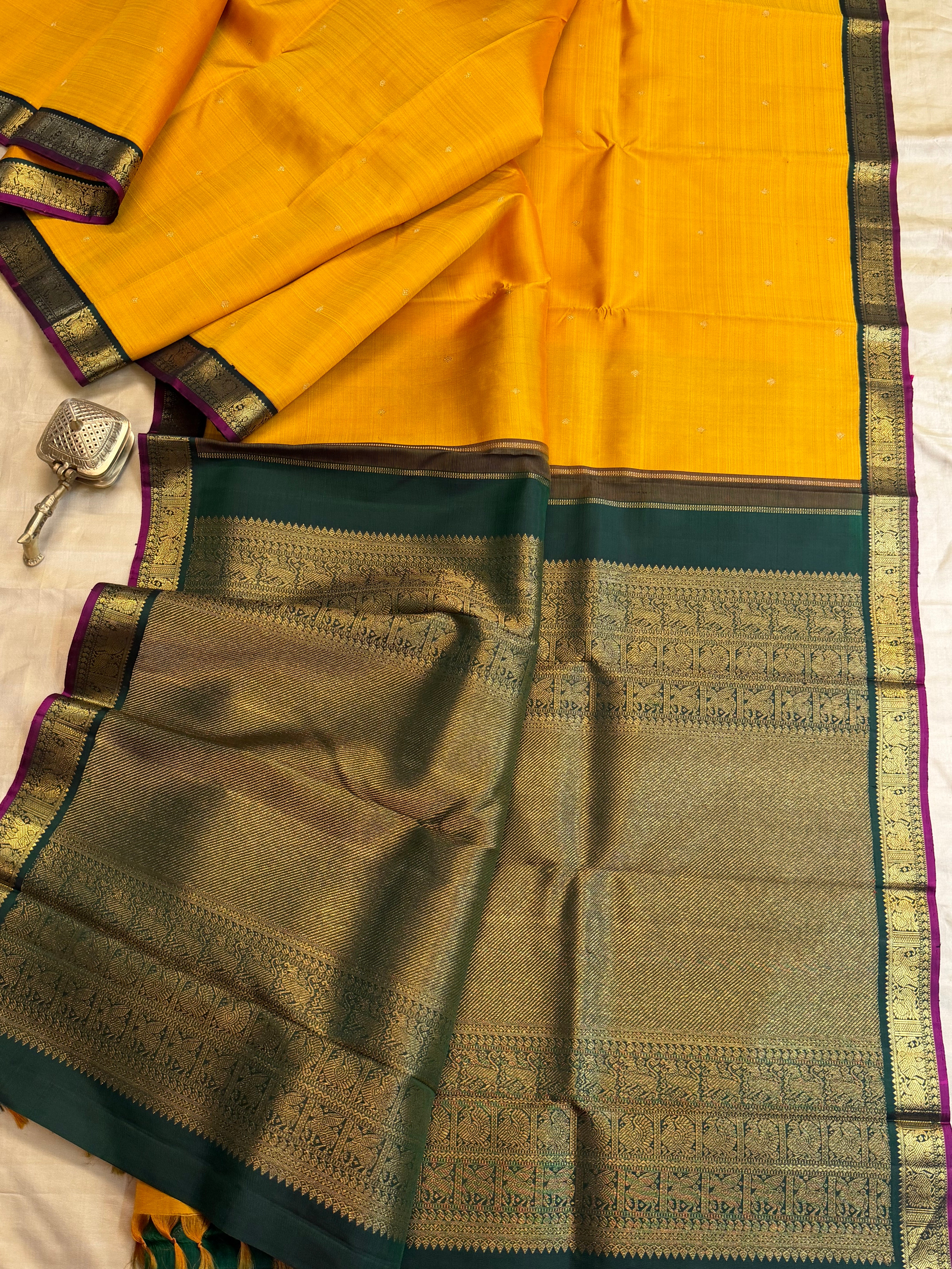 Golden mustard yellow korvai / kanjipuram silk