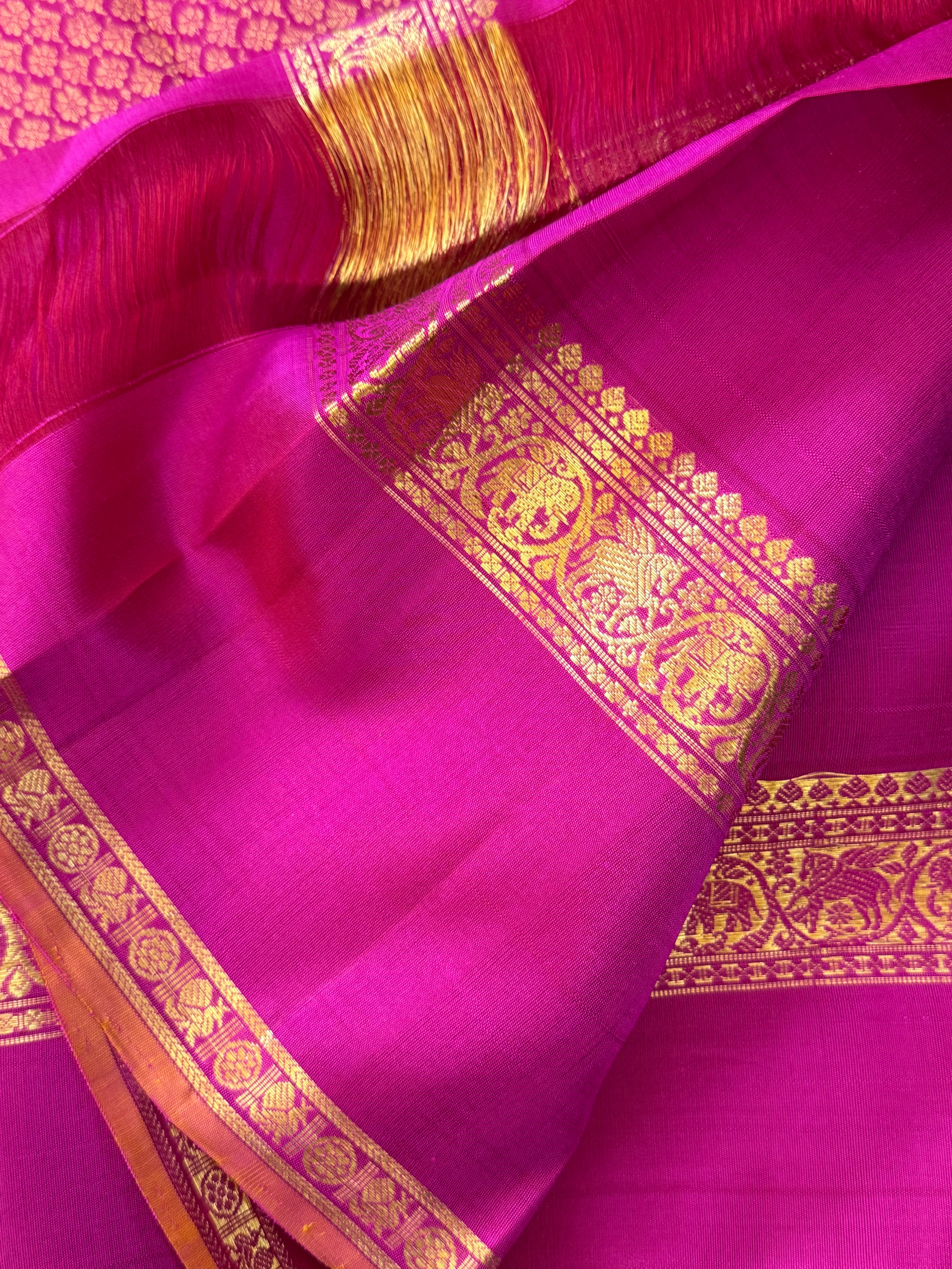 Fuchsia pink Retta pet border/ Arani silk CLSA9944