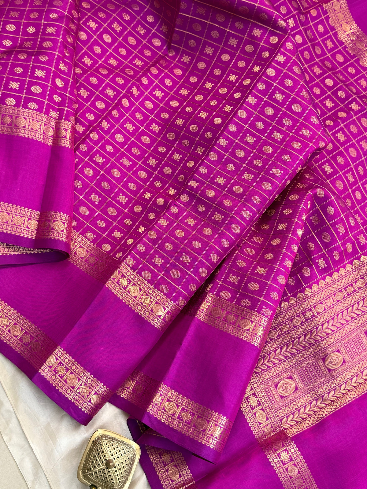 Magenta pink lakshambutta kili pallu / Special edition kanjipuram silk