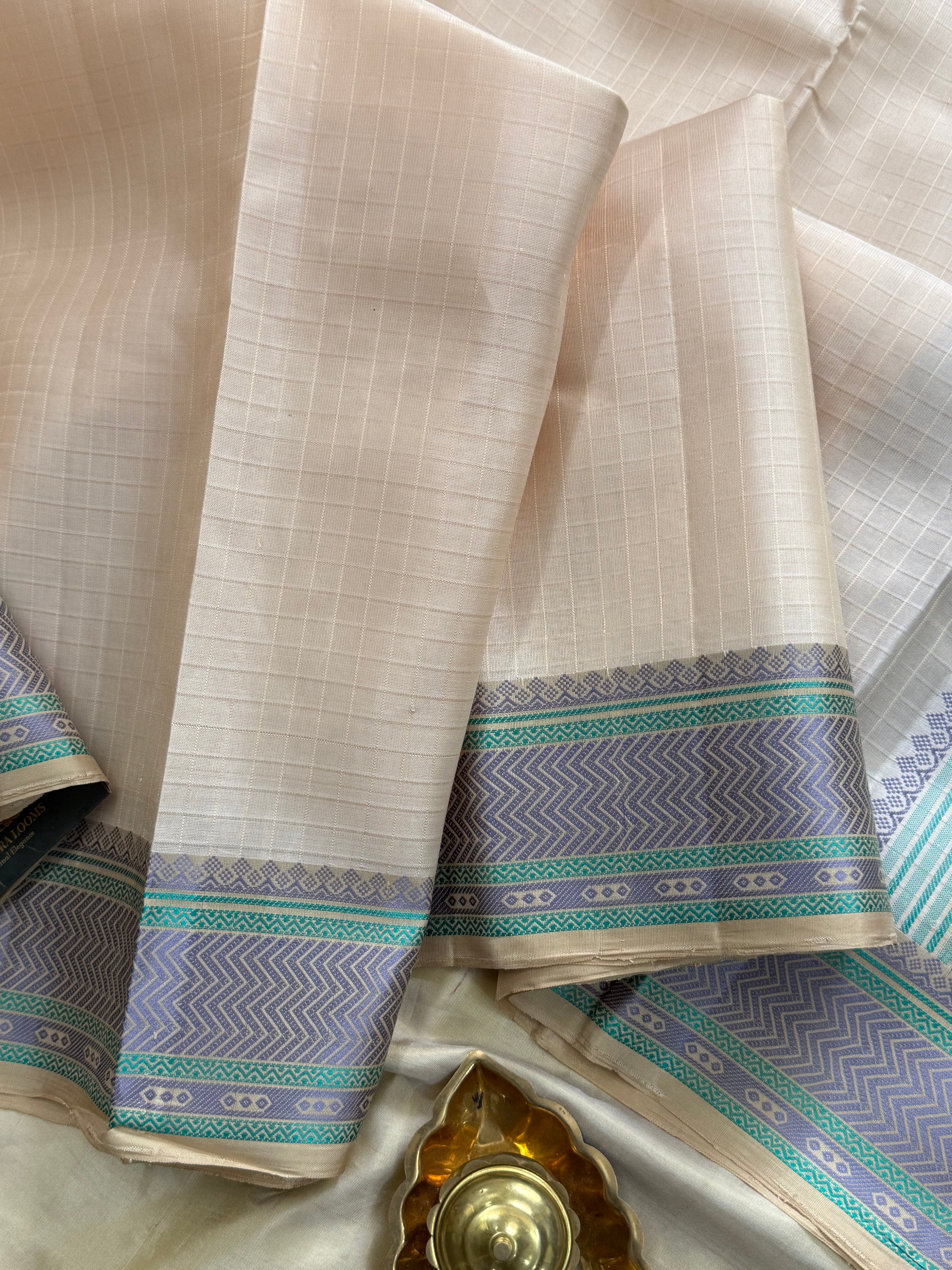 Creme kattam / Varnangal Soft Silk CL6545