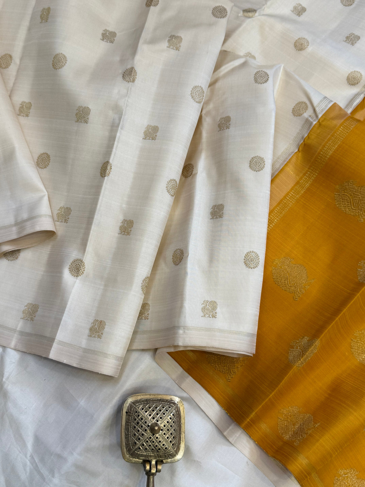 Offwhite double pallu borderless / Kanjipuram silk CLSA12811